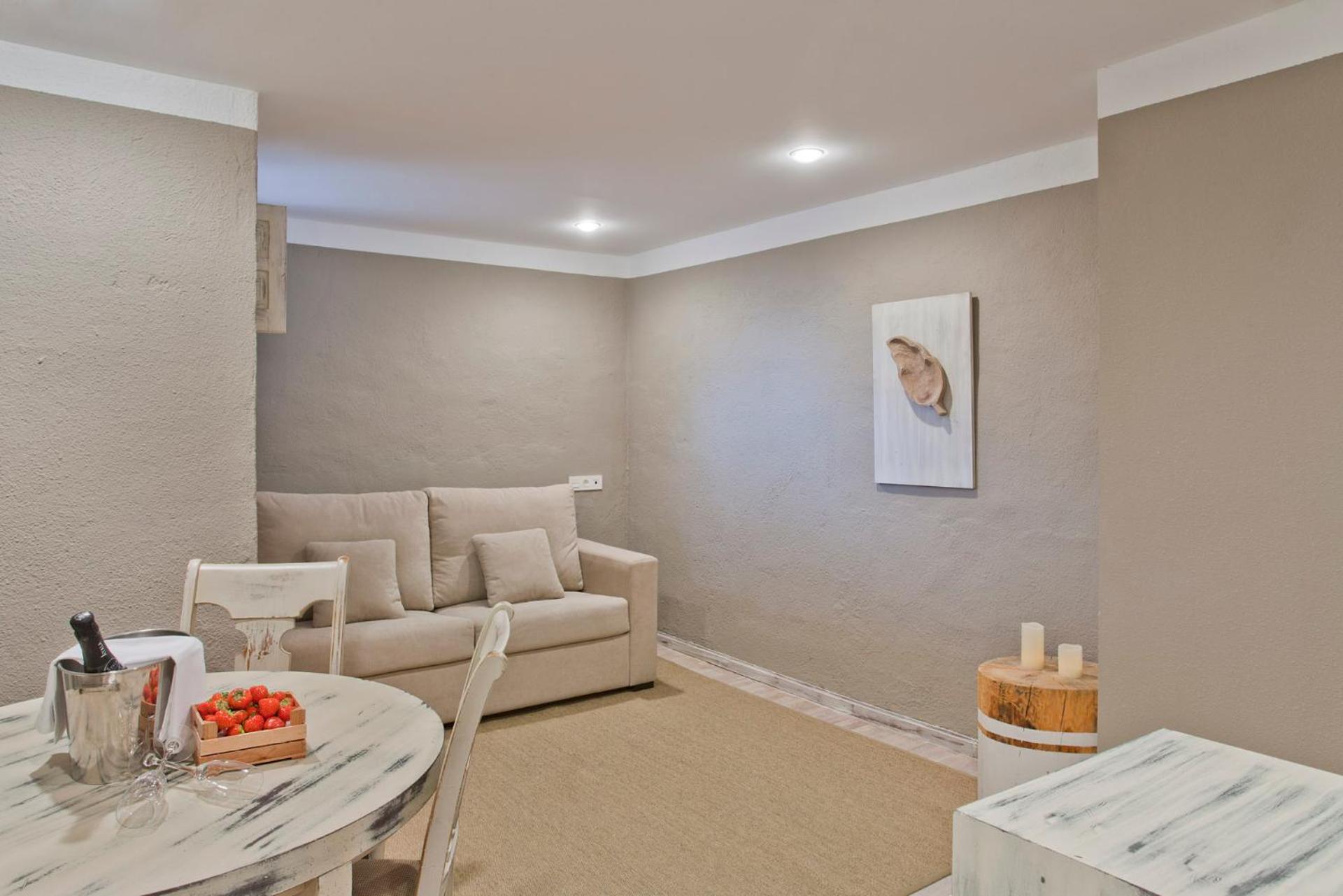 Standard Suite - Photo 4