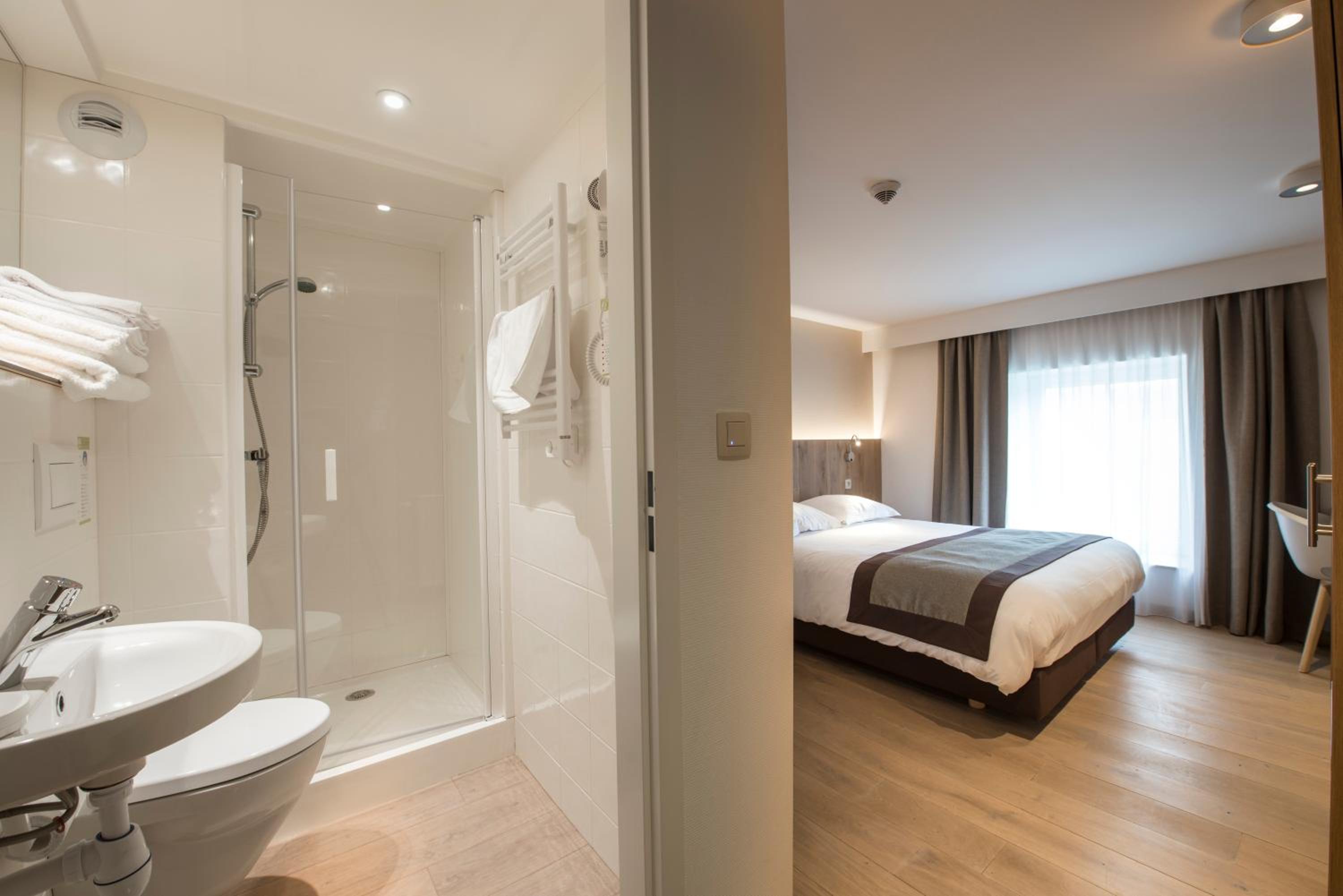 Standard Double Room photo 2