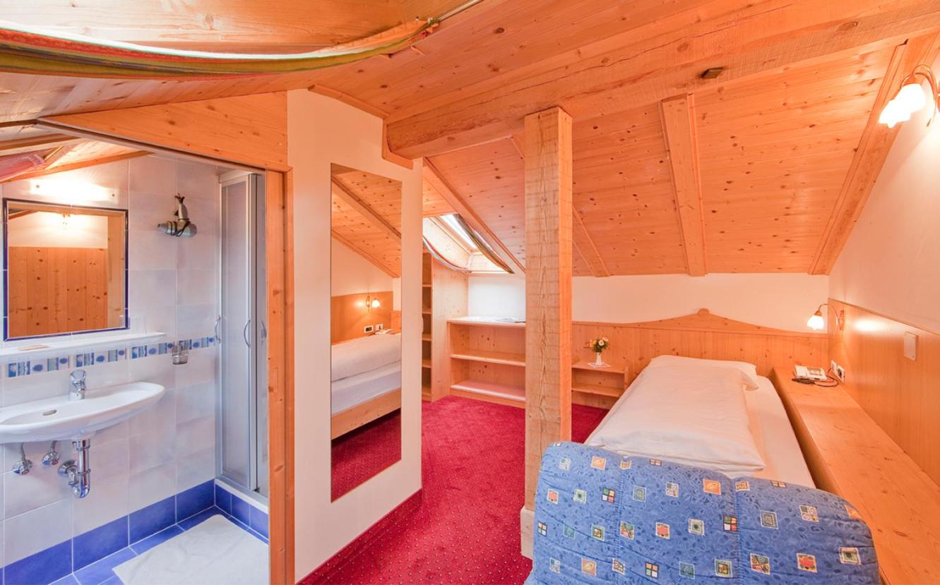 Single Room photo 2