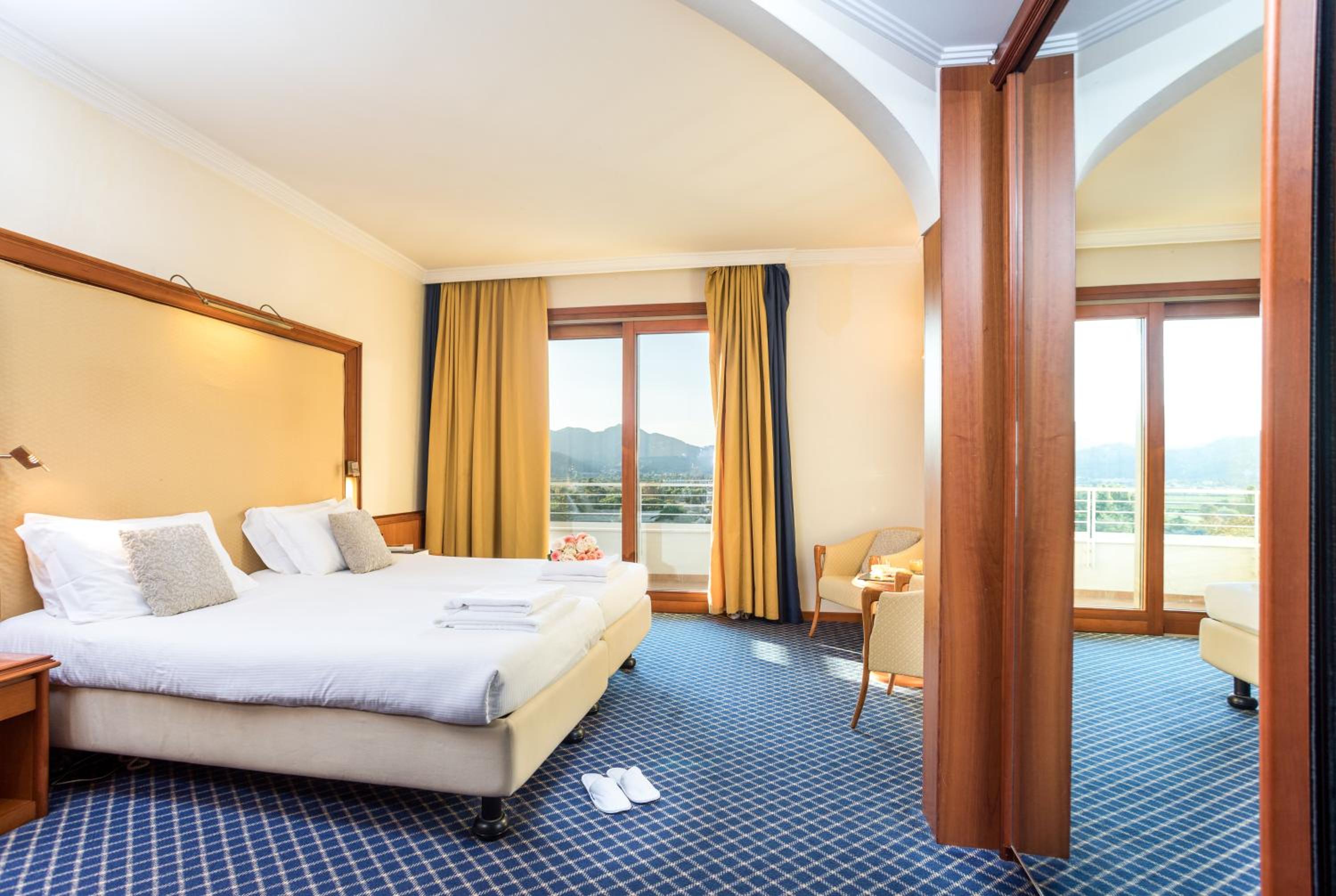 Superior Twin Room with Balcony - Photo 1