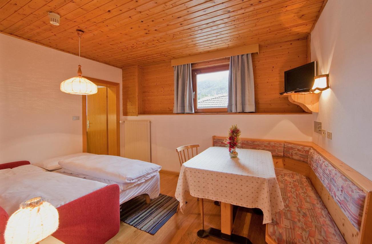 One-Bedroom Apartment - Photo 4
