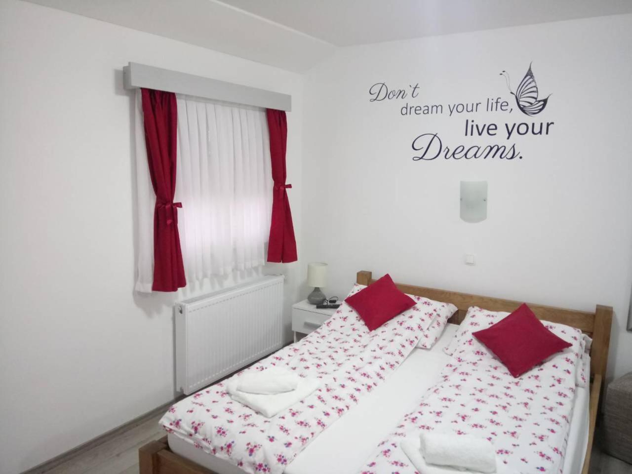 Deluxe Triple Room with Balcony photo 1
