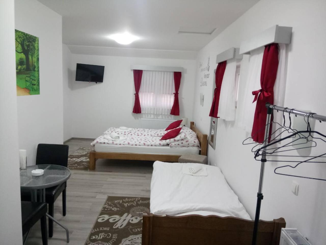 Deluxe Triple Room with Balcony photo 3