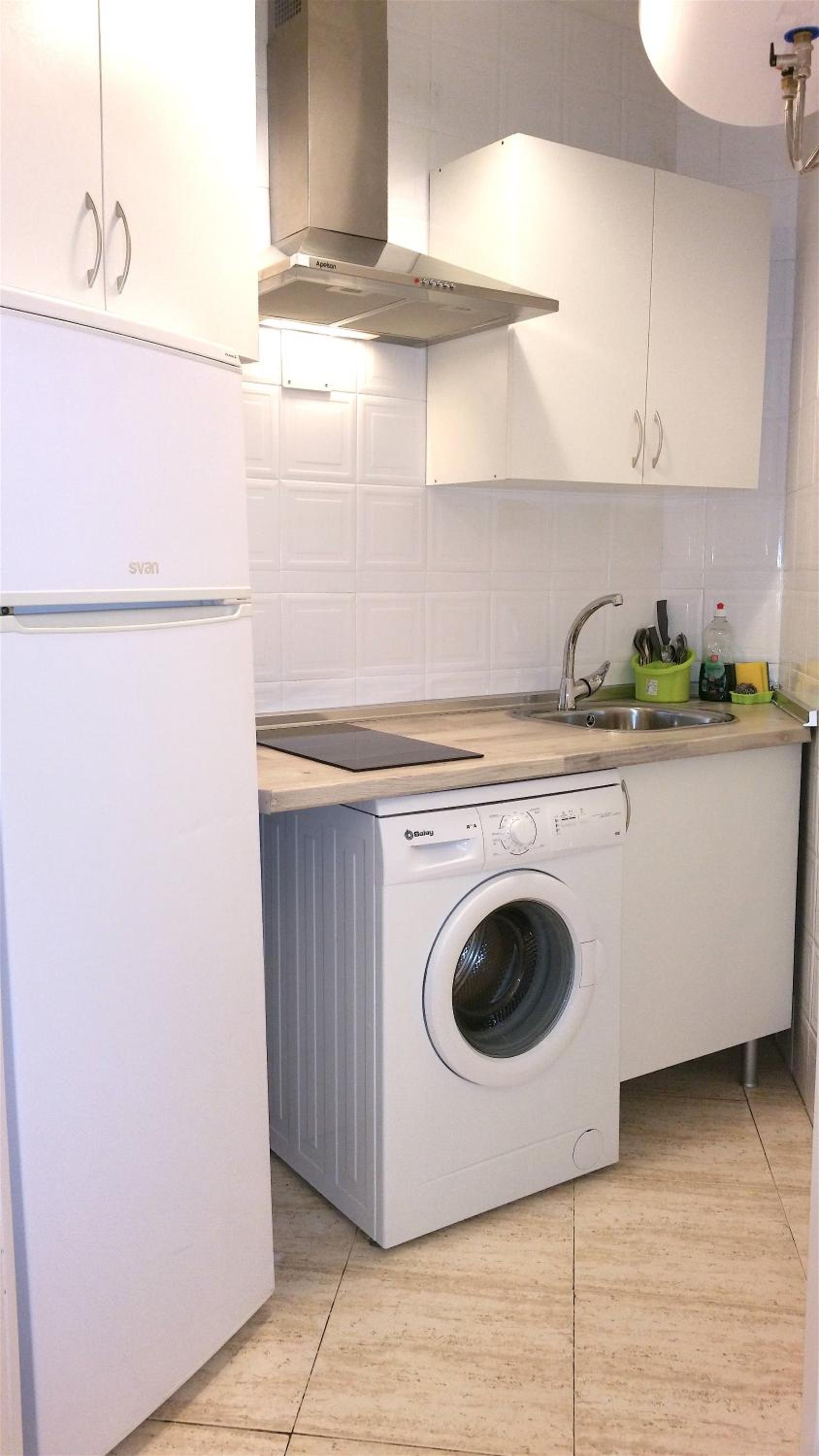 Luxury One-Bedroom Apartment with Balcony photo 3