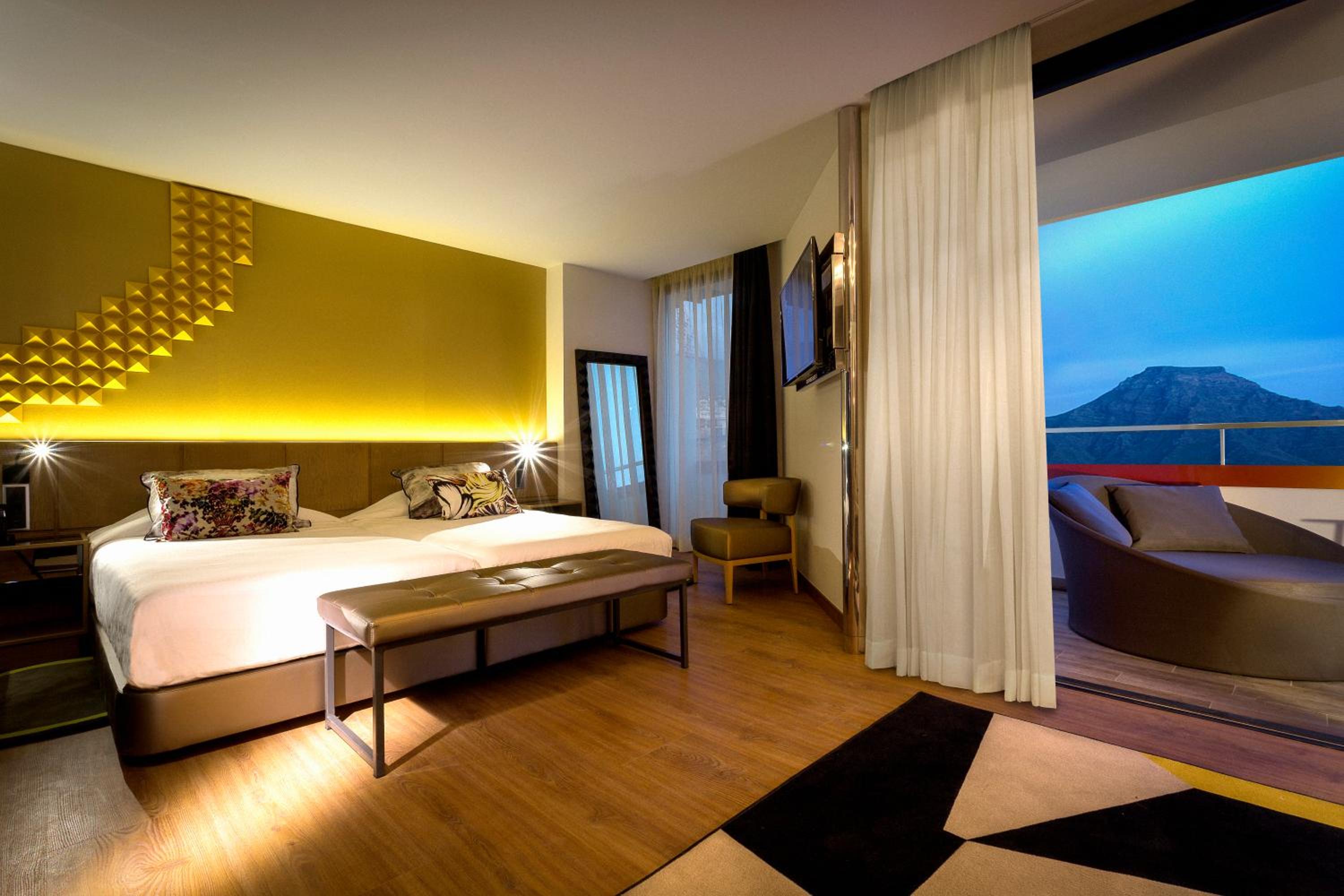 Studio Suite Silver