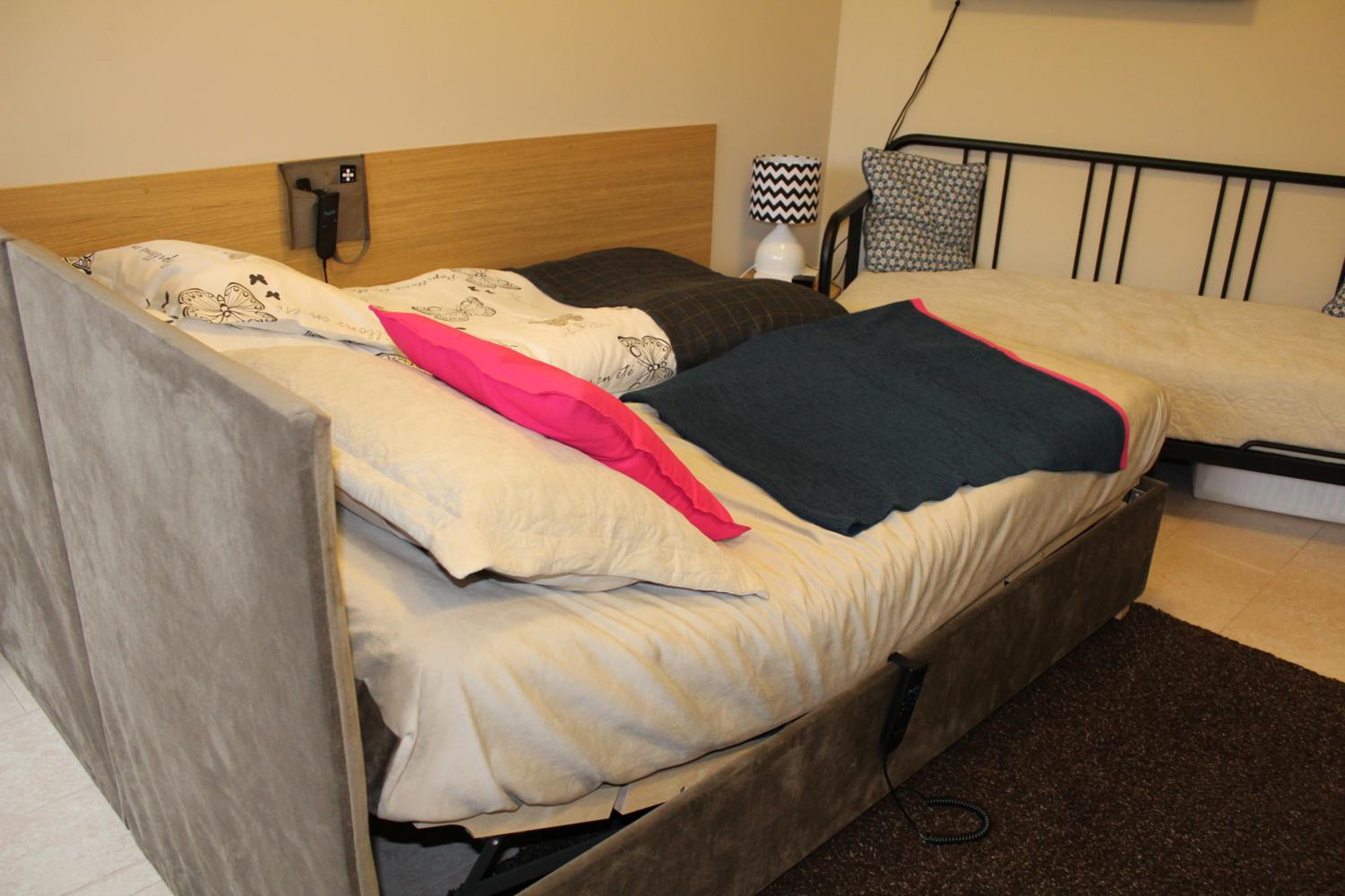 Studio Apartment with Kitchenette and Terrace - Photo 1