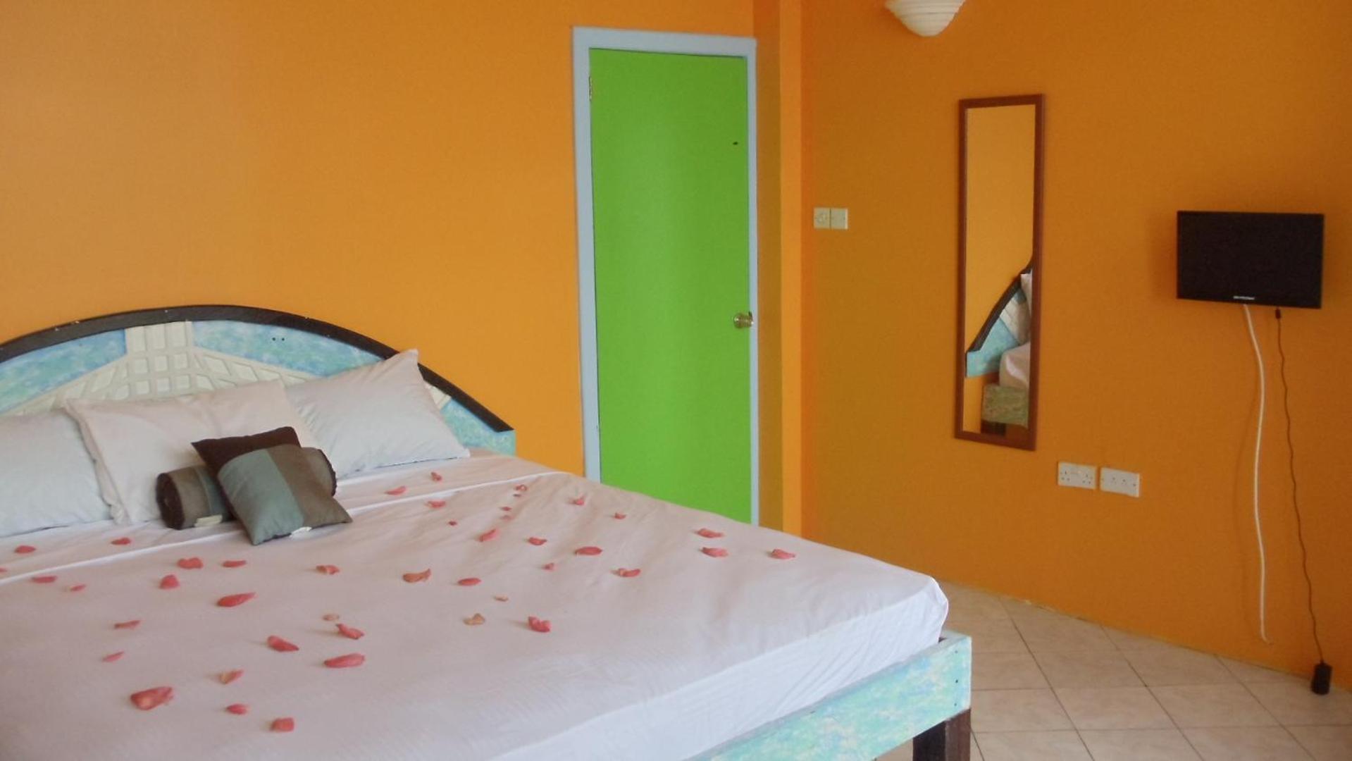 Double Room With Balcony And Sea View photo 3
