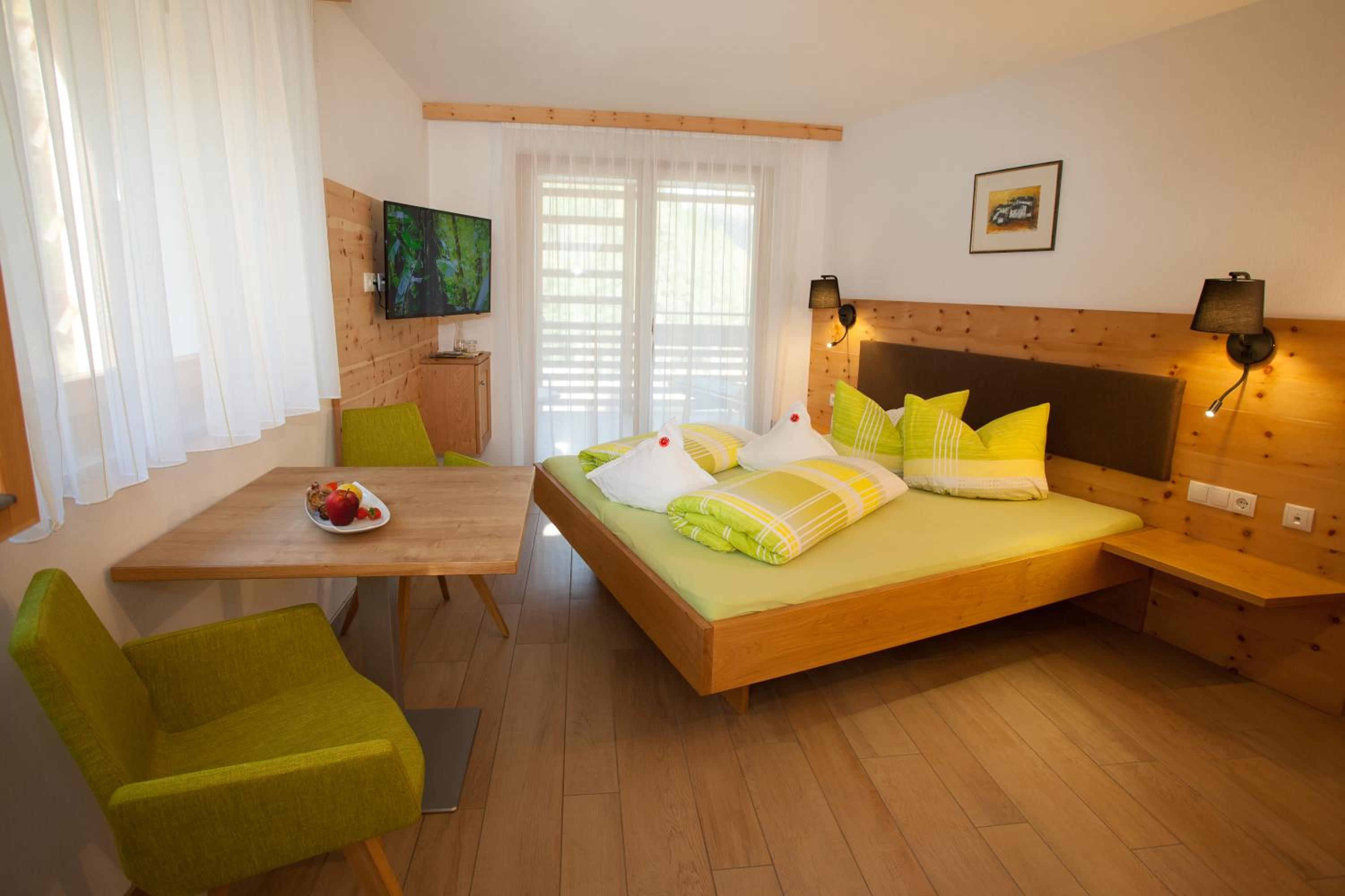 Double Room with Mountain View - Photo 2
