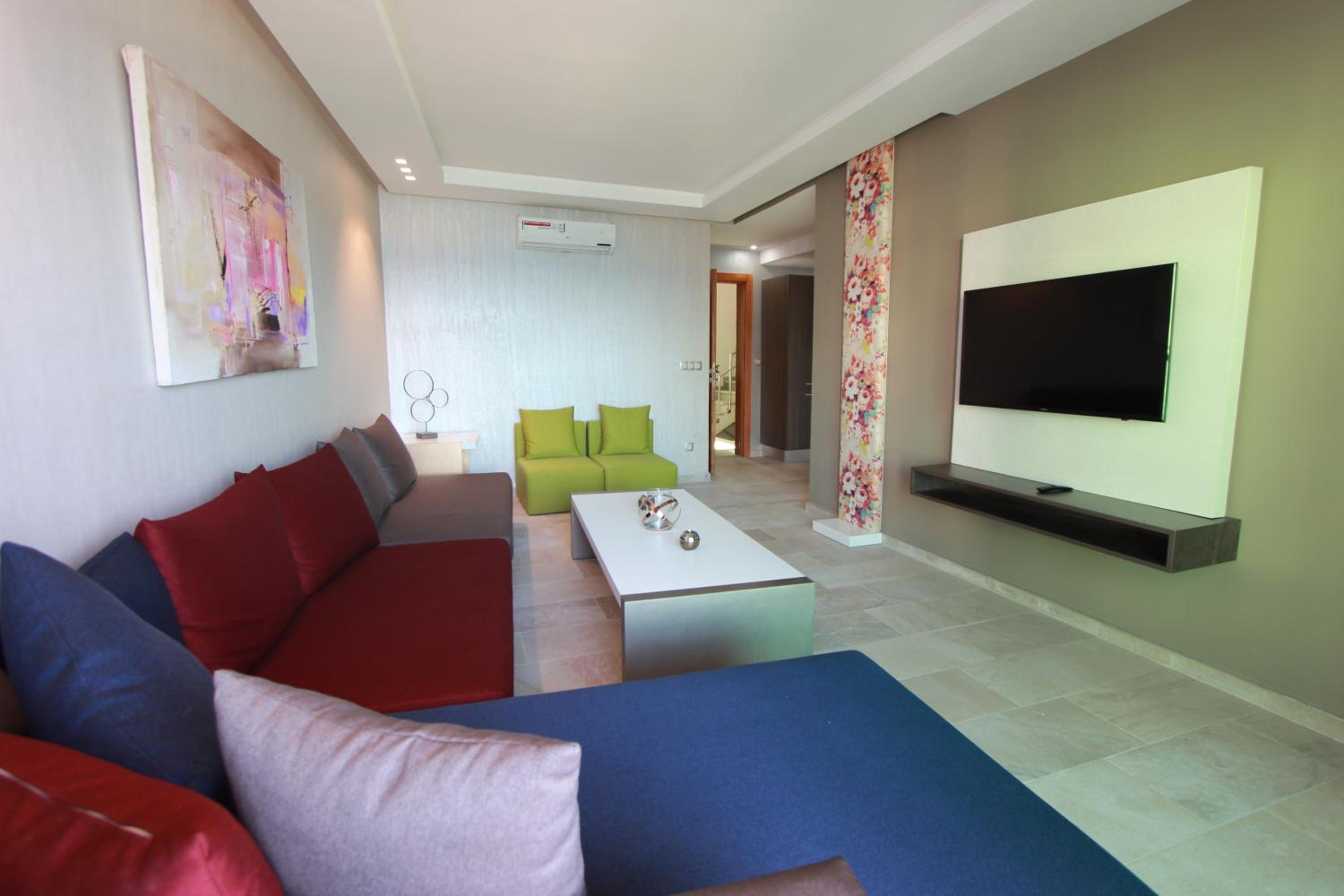 Apartment with Sea View - Photo 9