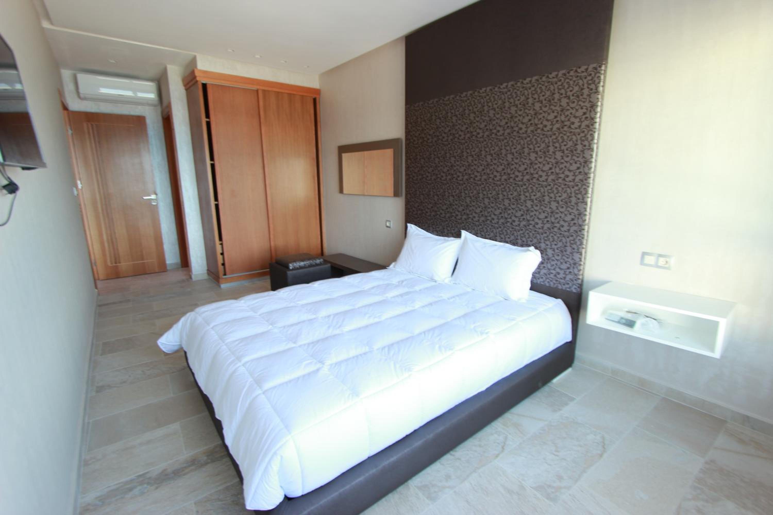 Apartment with Sea View - Photo 2