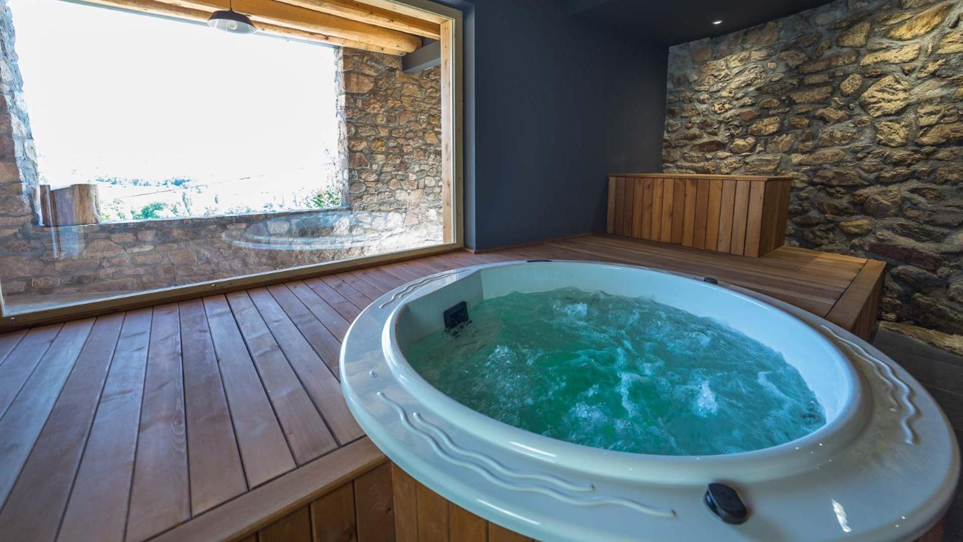 Superior Chalet photo 2