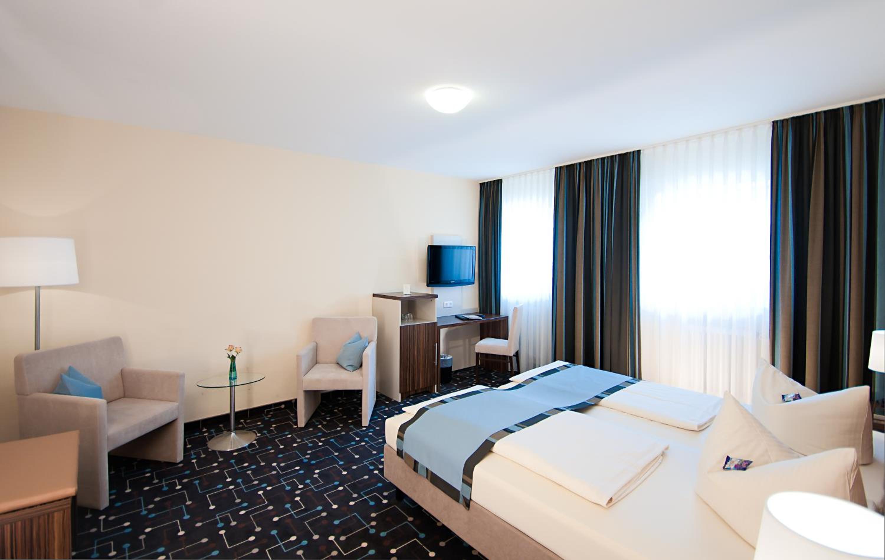 Large Double Room photo 1