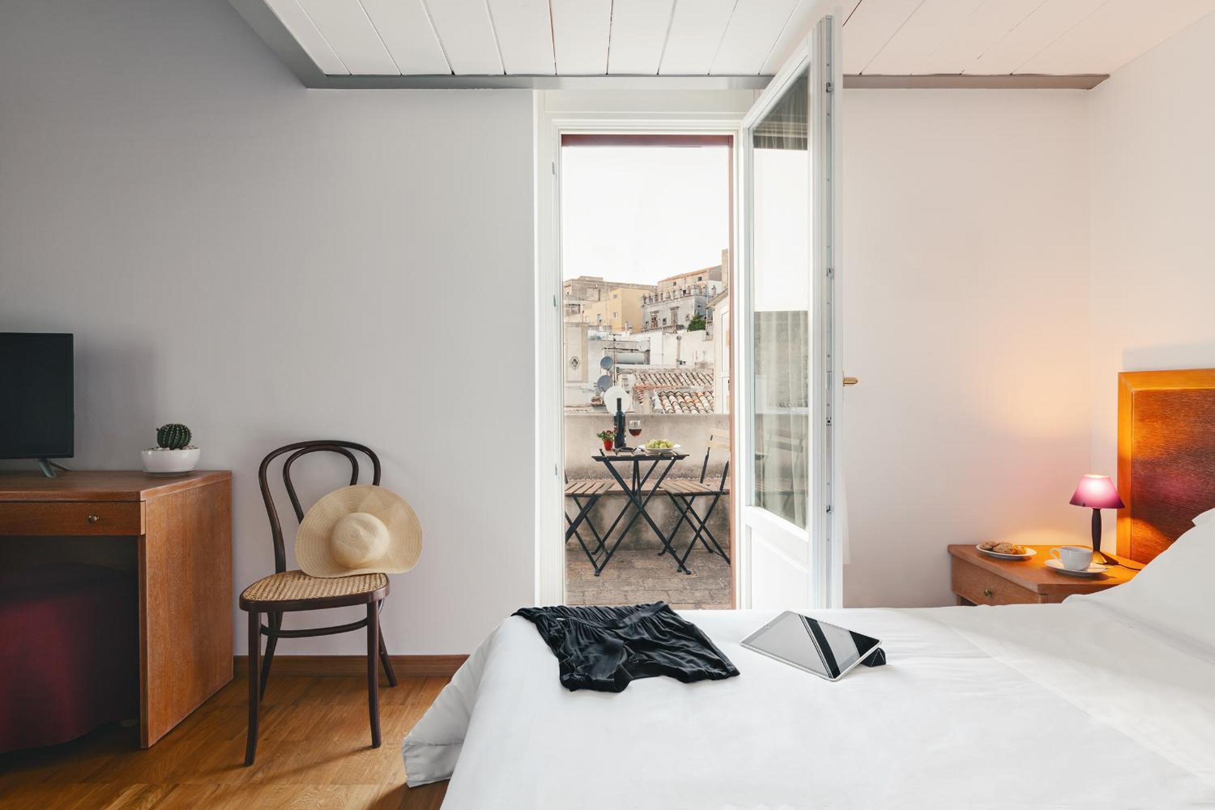 Junior Suite with Balcony photo 3