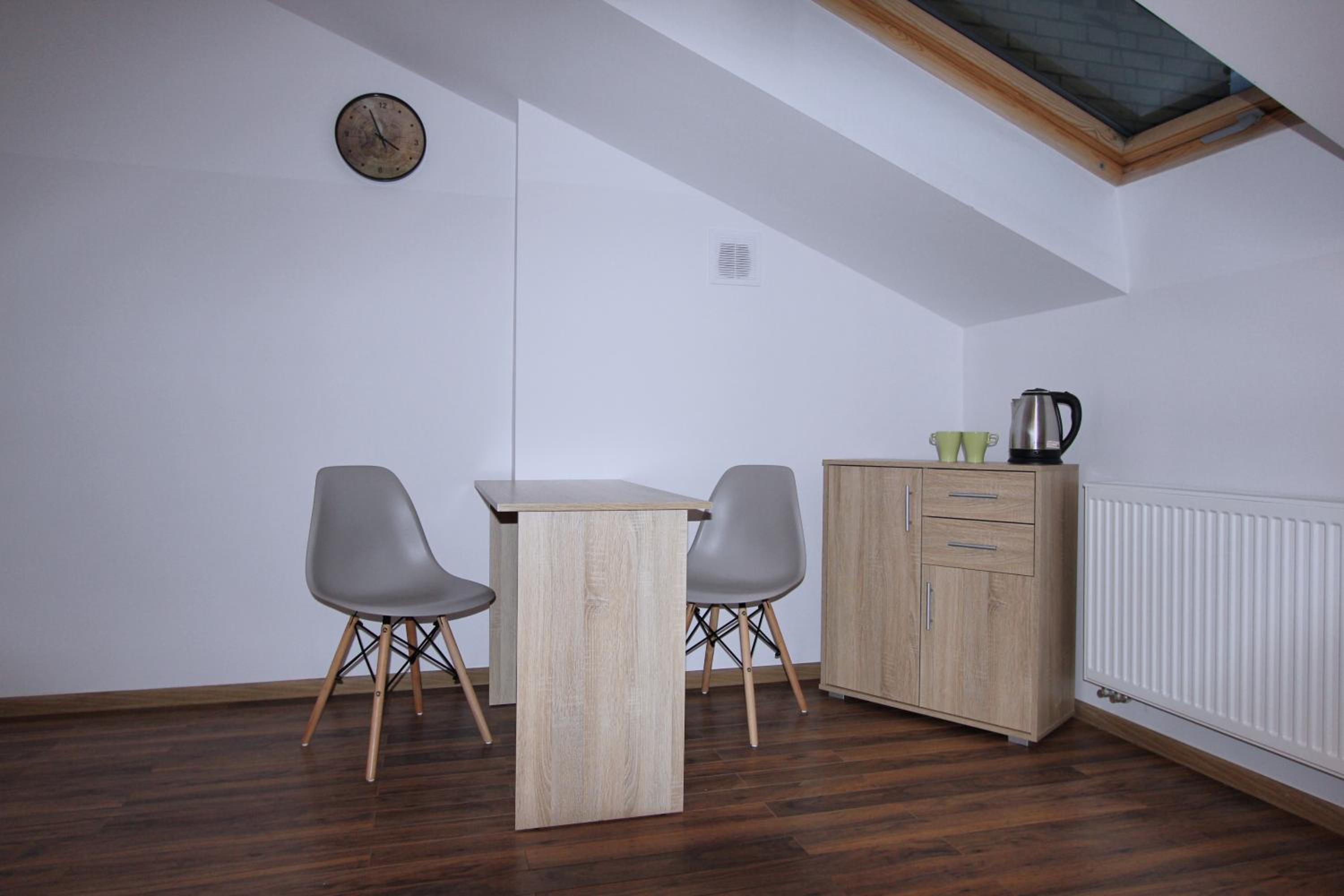 Large Double Room - Photo 2