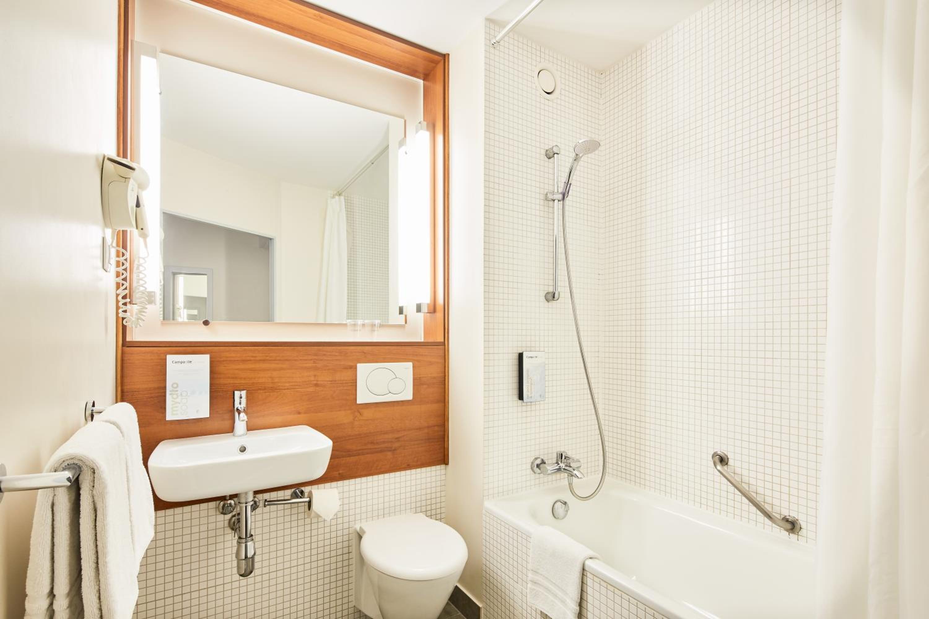 Twin Room - Photo 3