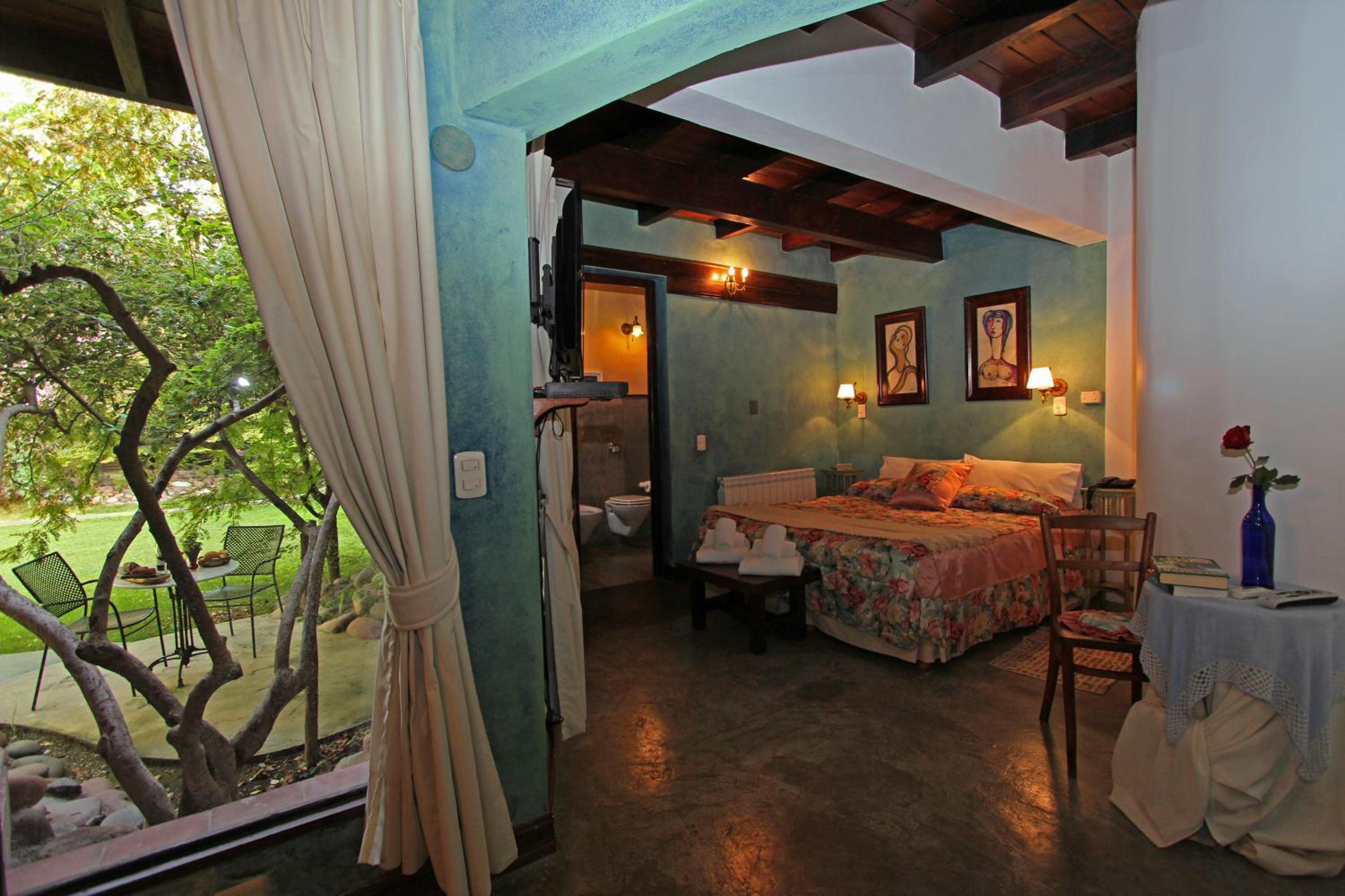 Family Room with Garden View
