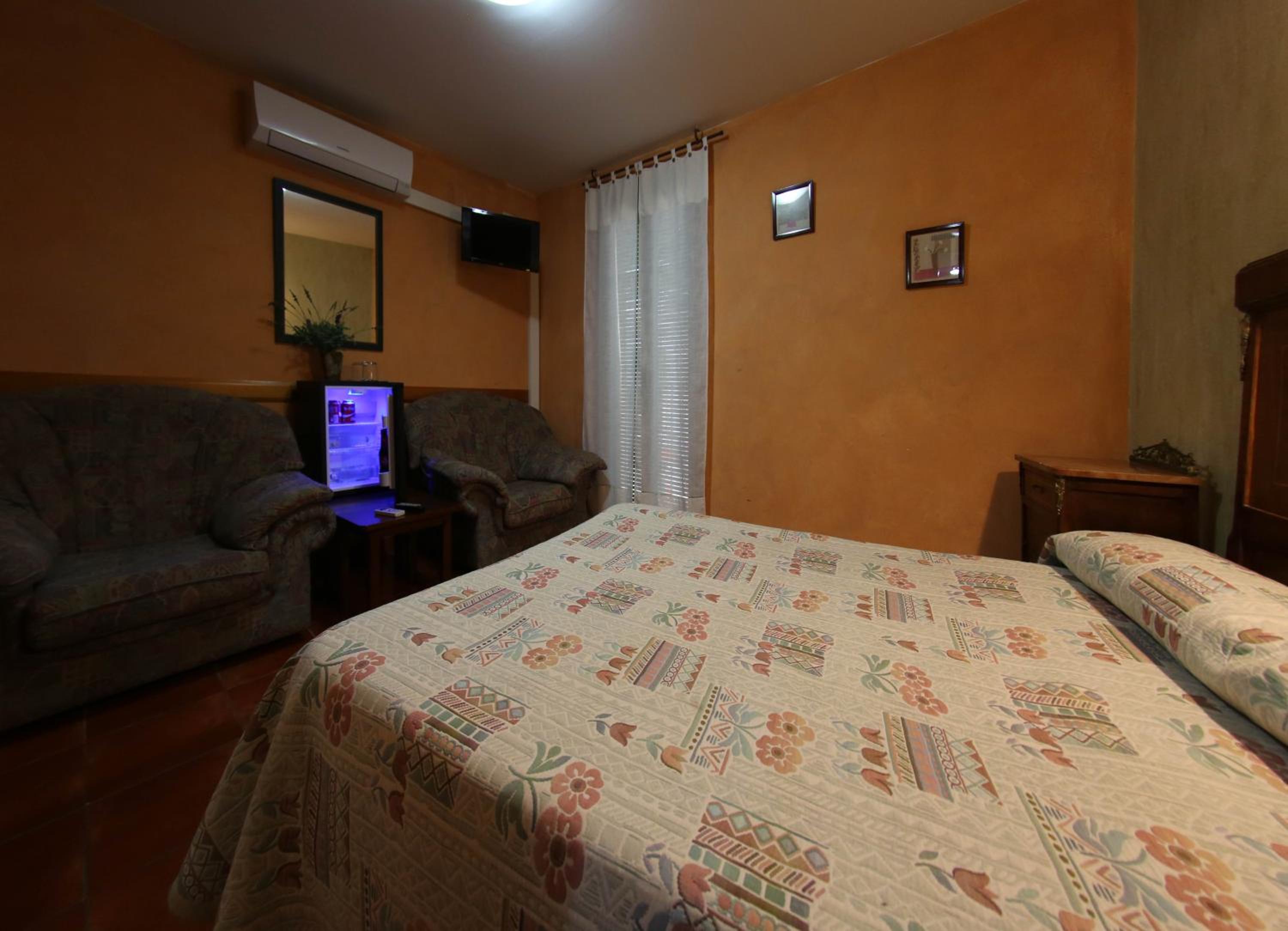 Double Or Twin Room photo 3
