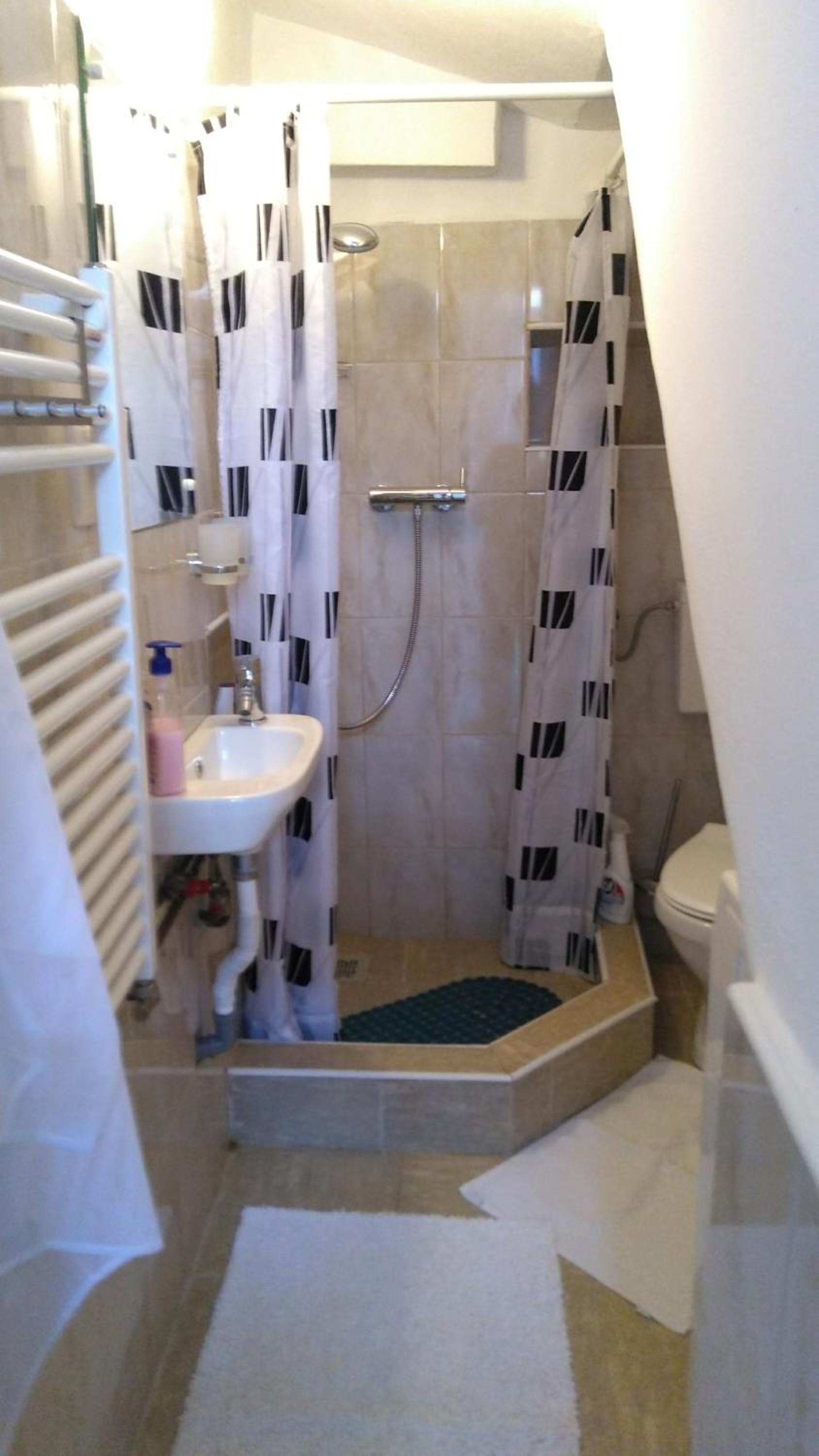 Double Room with Private External Bathroom - Photo 5