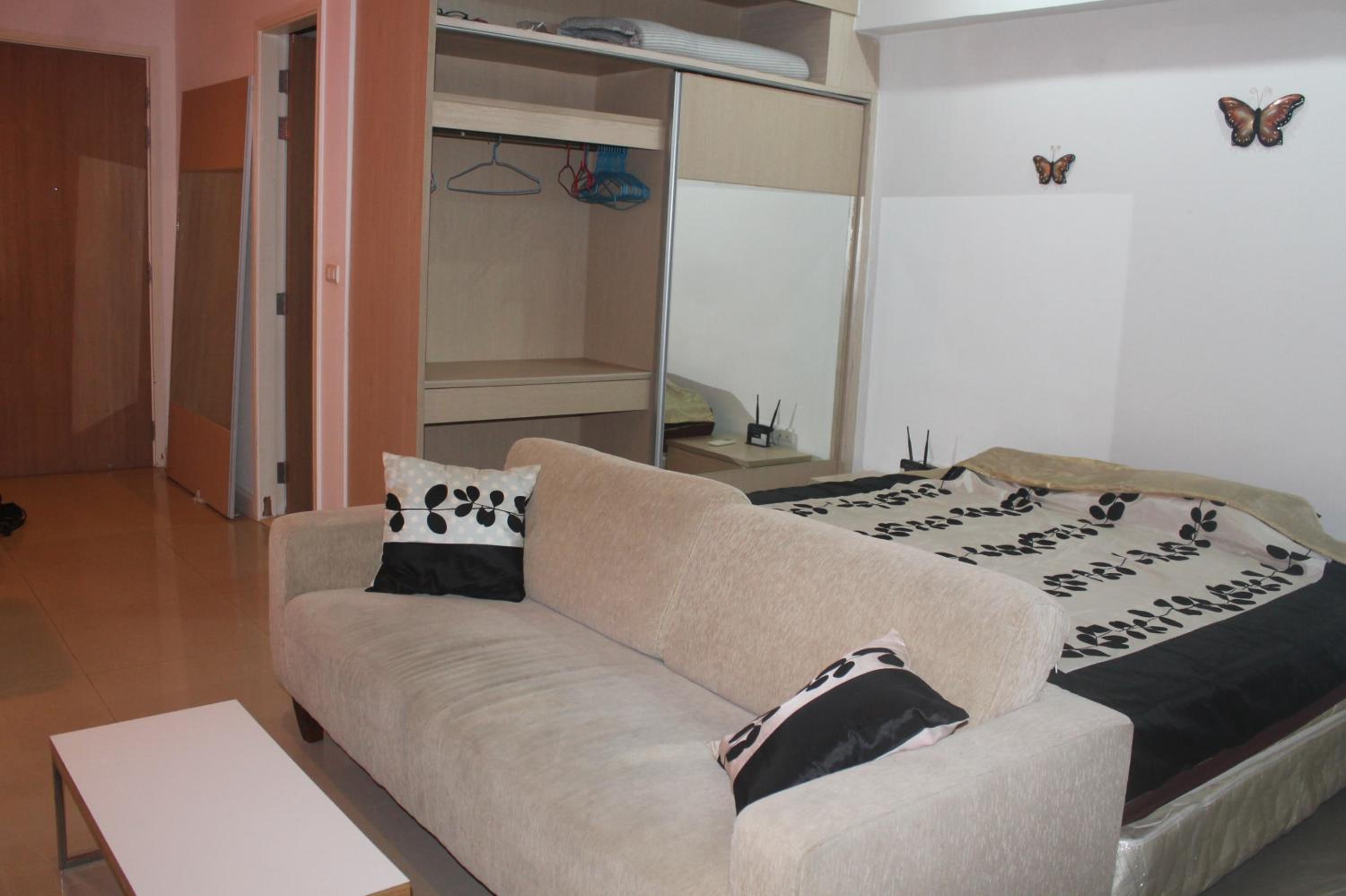 Studio Apartment photo 1