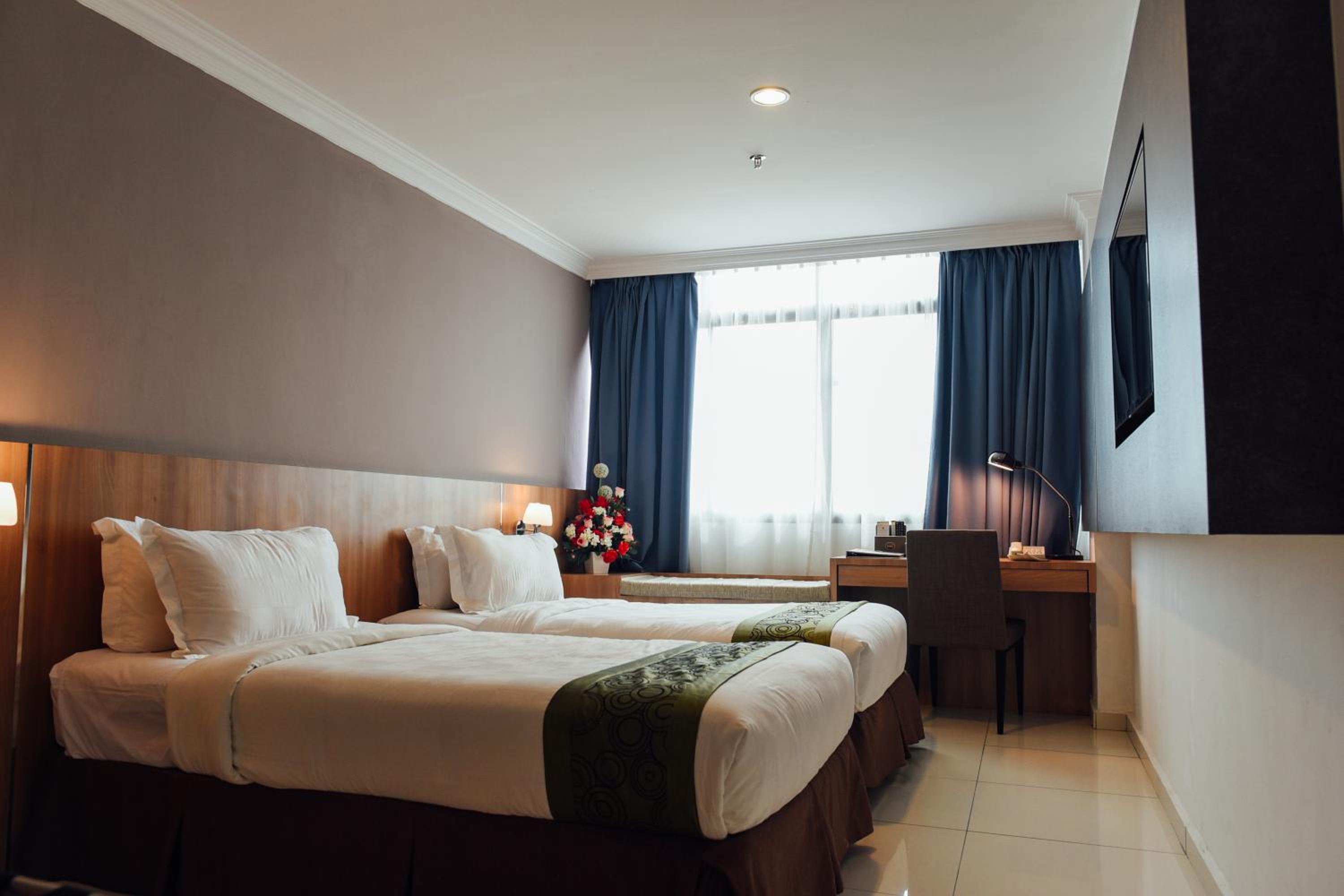 Standard Twin Room - Photo 6
