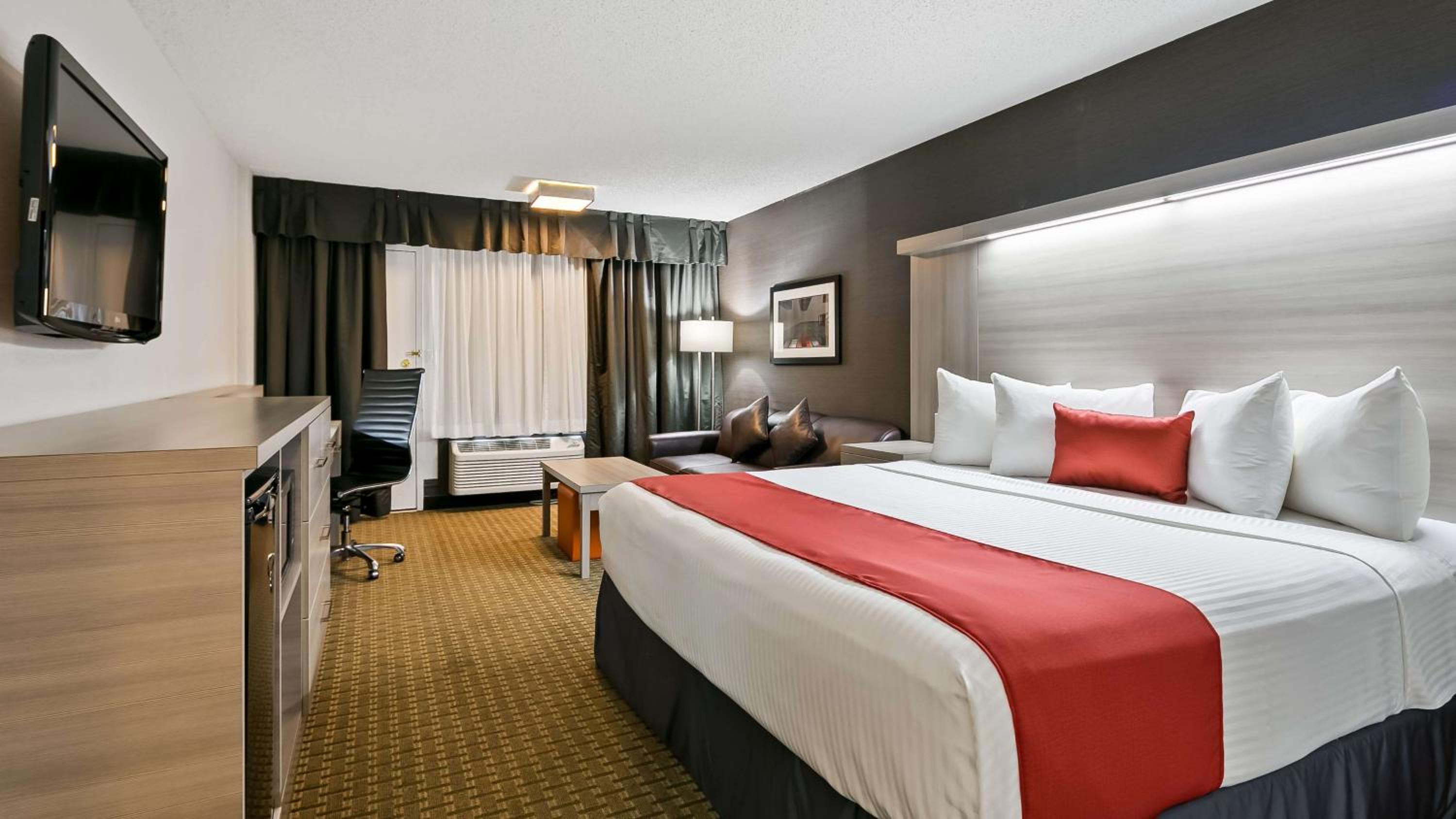 King Room - Non-Smoking - Photo 1