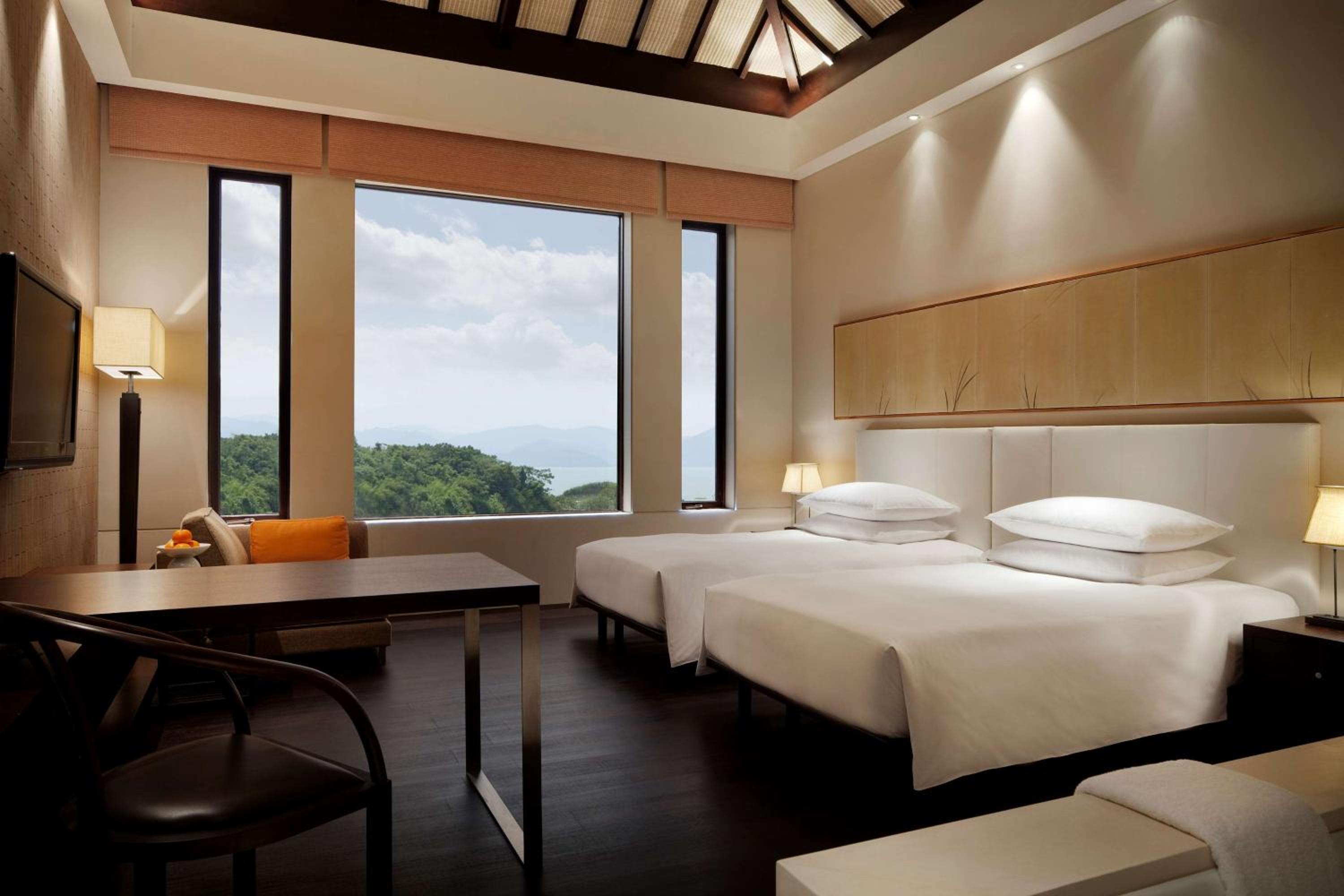 Twin Room with Lake View