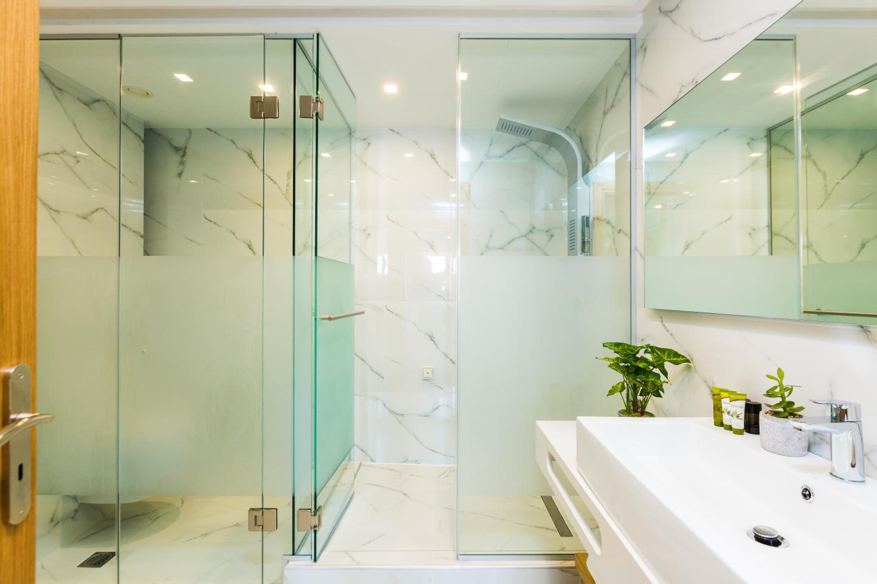 Menta Deluxe Suite with Jacuzzi photo 2
