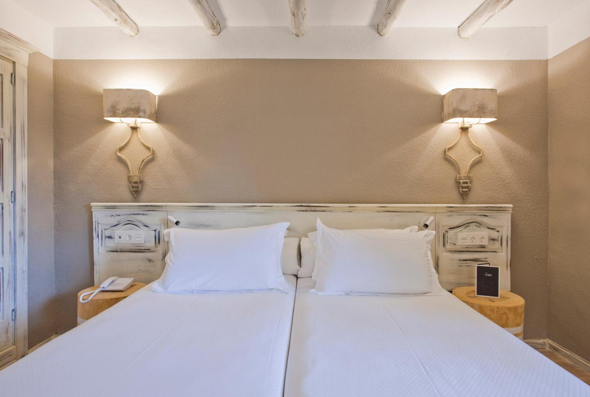 Standard Double Room - Photo 1