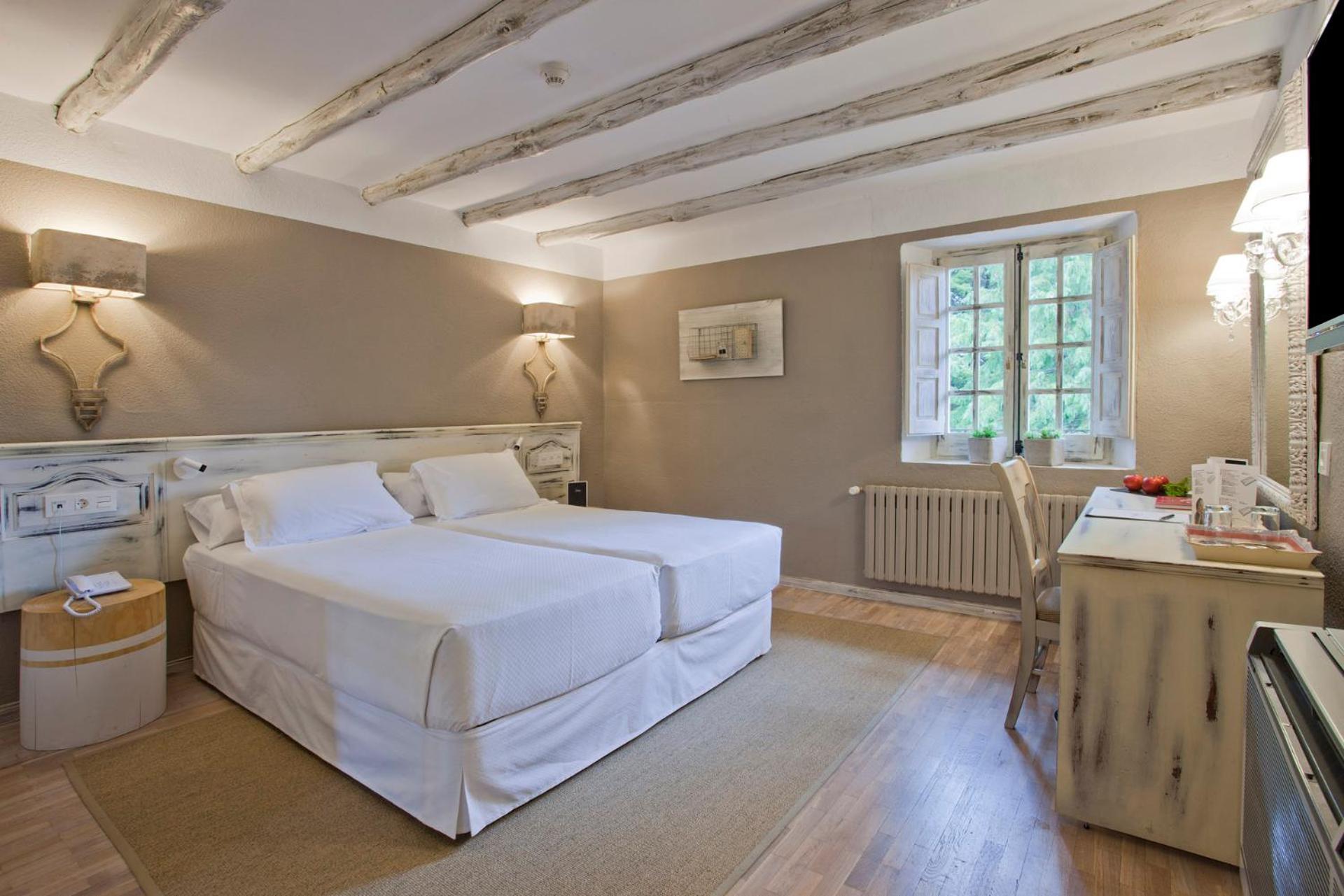 Standard Double Room - Photo 4