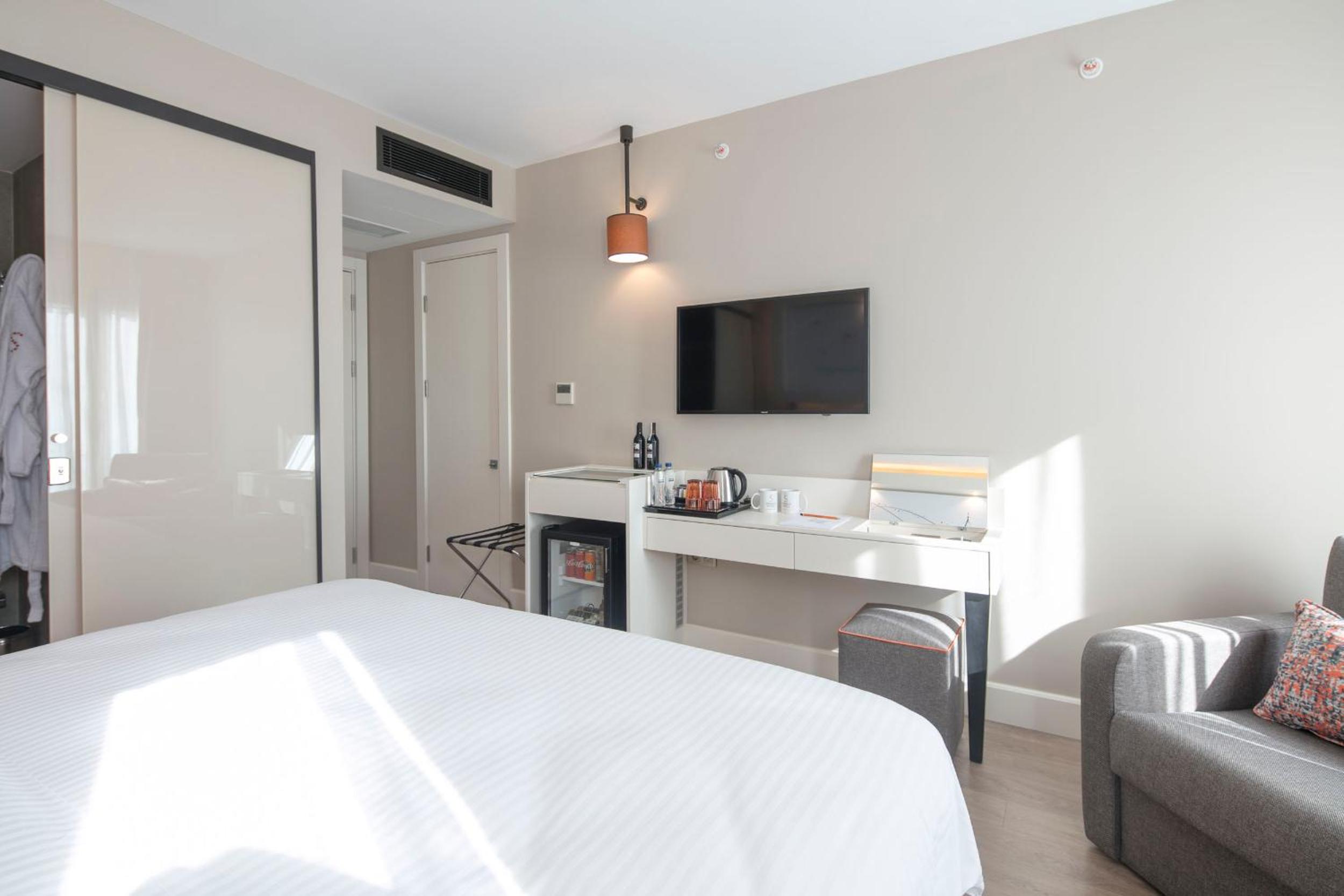 Superior Double or Twin Room photo 2