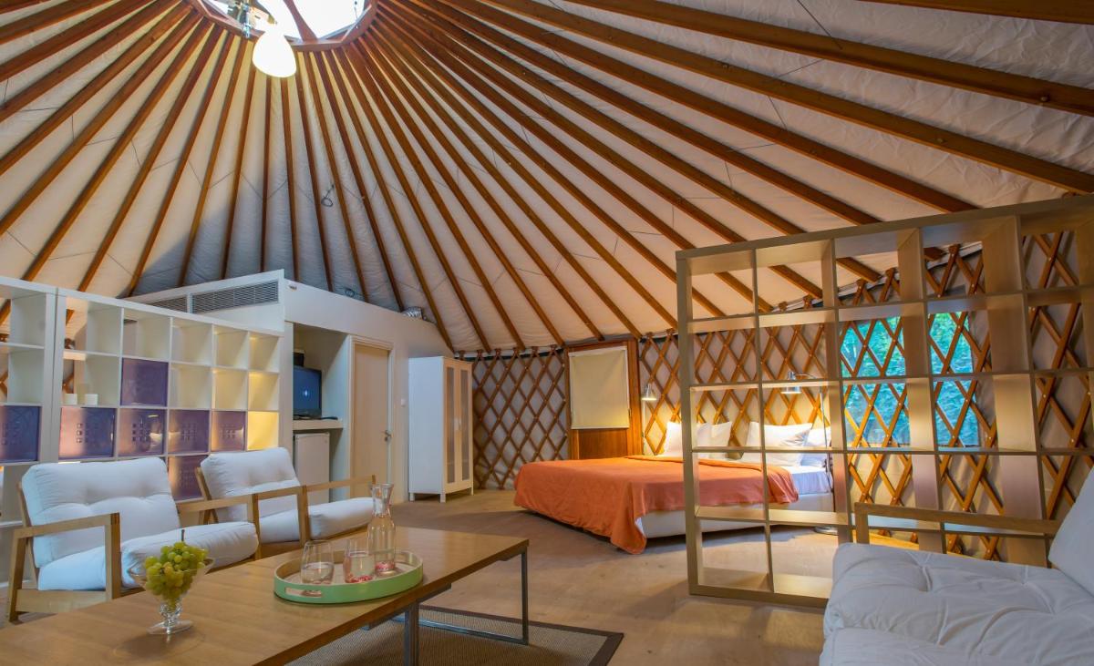 Signature Tent (Big Yurt) photo 1