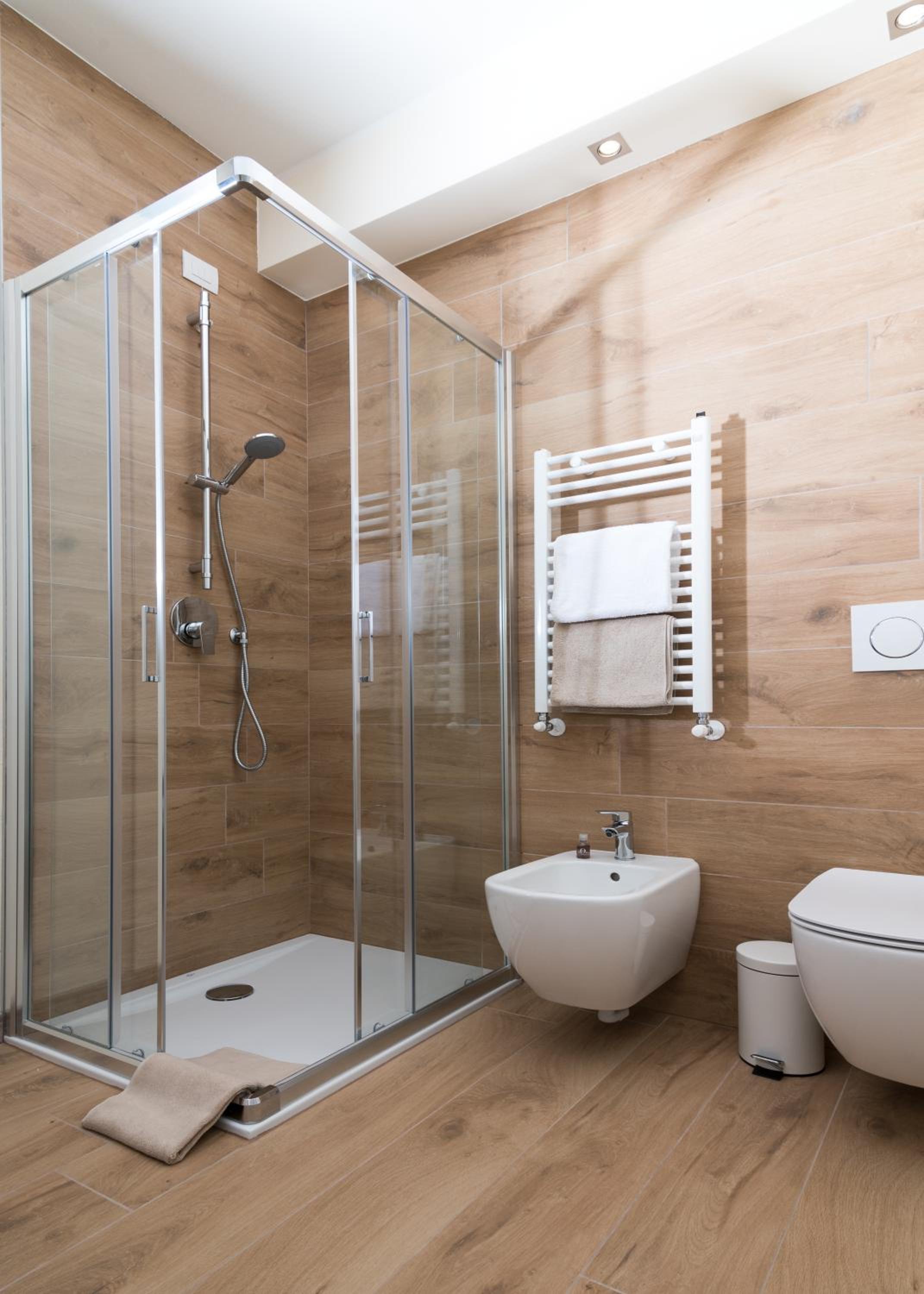 Twin Room with Private External Bathroom - Photo 9