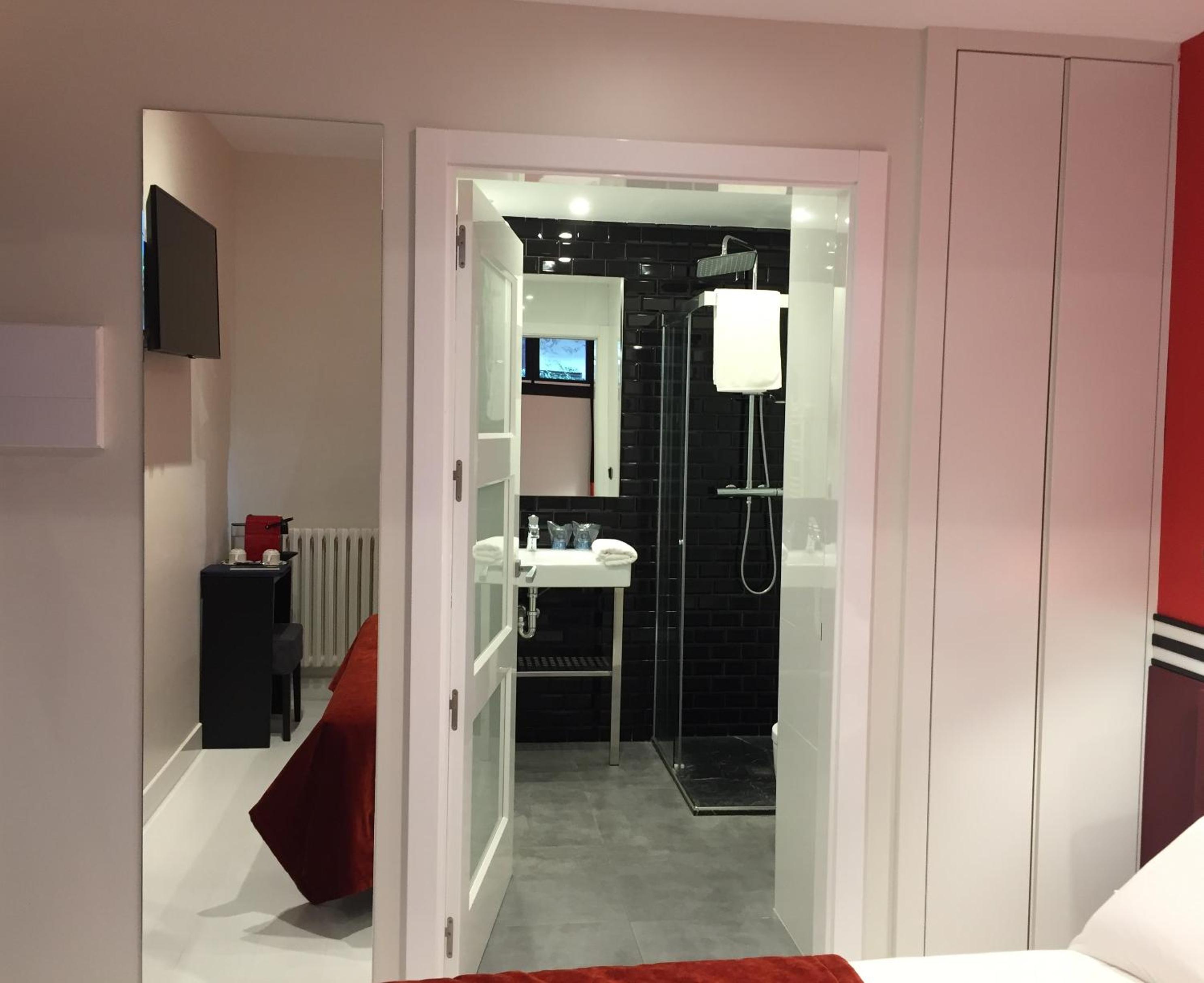 Small Double Room photo 2