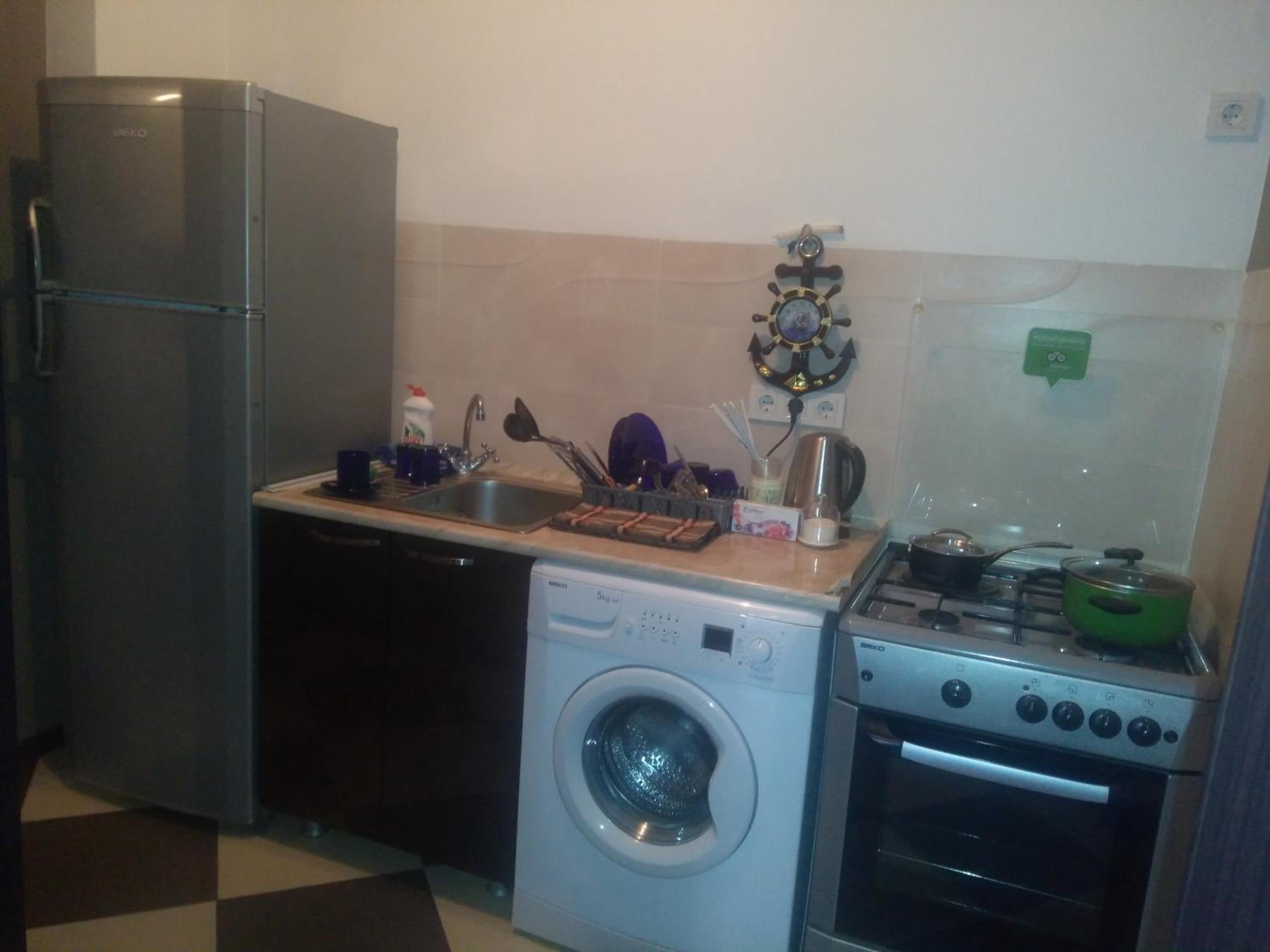 Apartment with Balcony - Photo 9