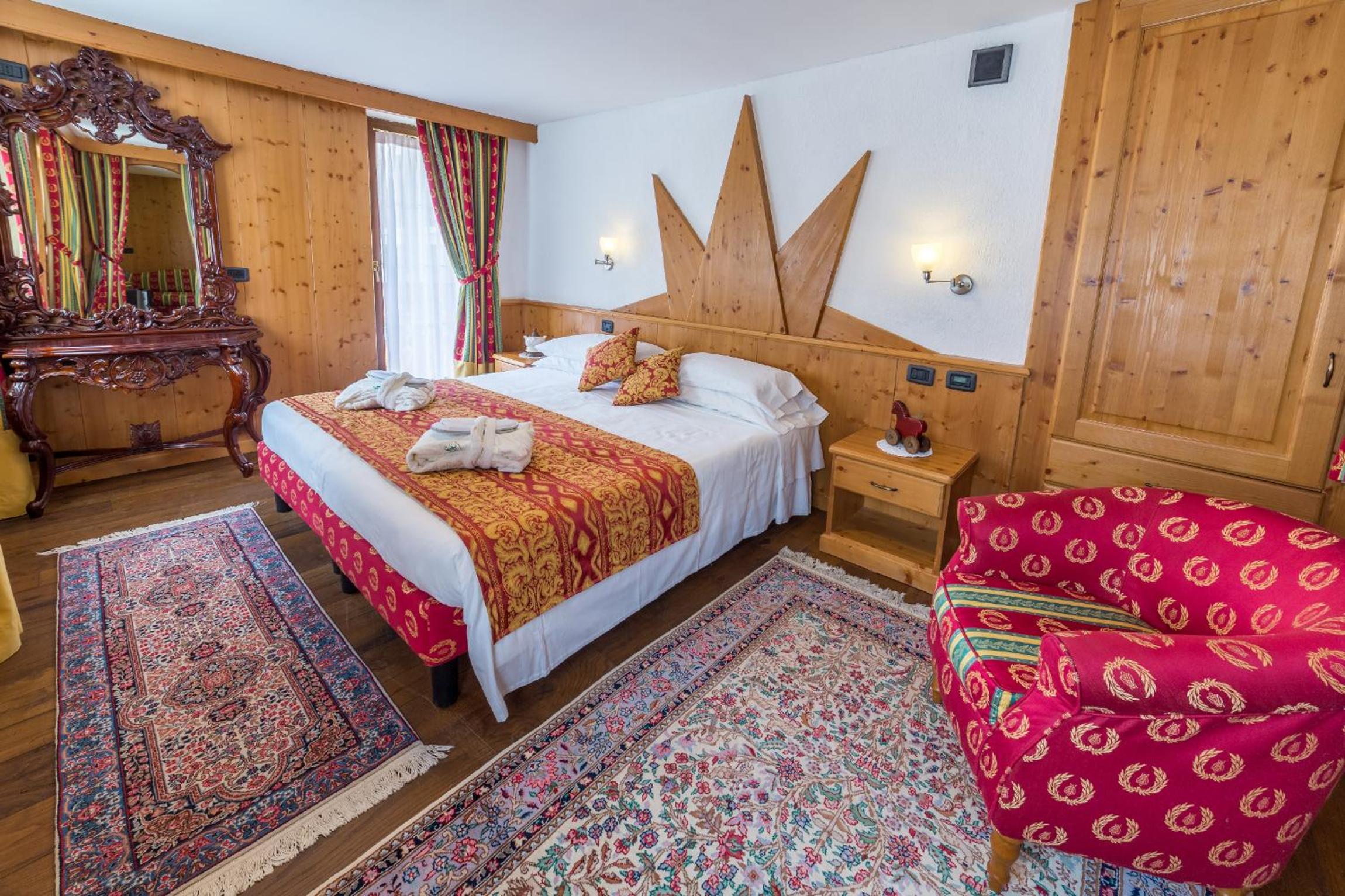 Deluxe Junior Suite photo 1