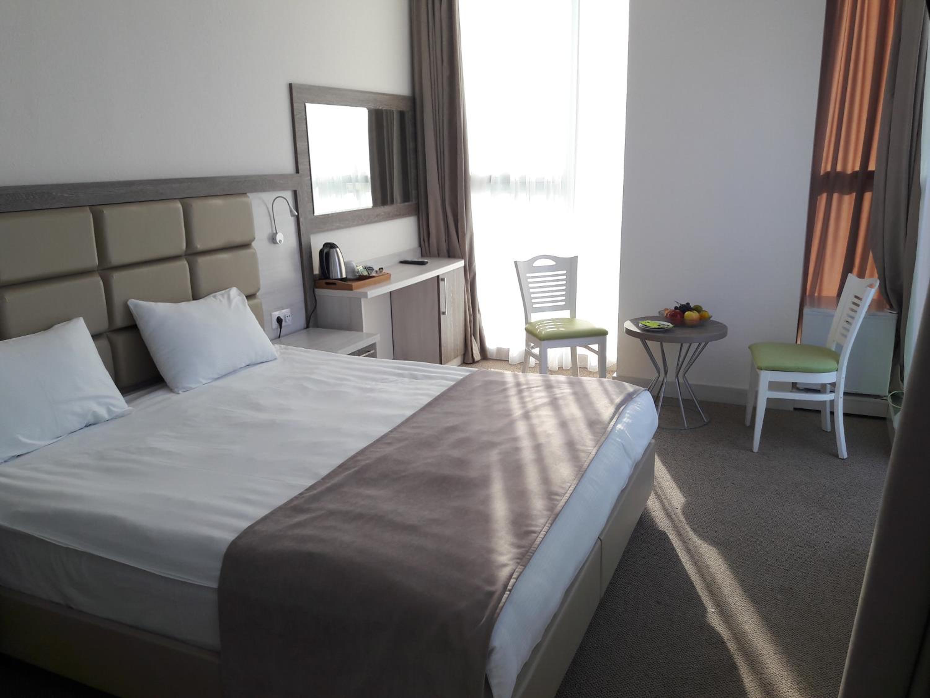 Deluxe Double Room with Balcony and Sea View