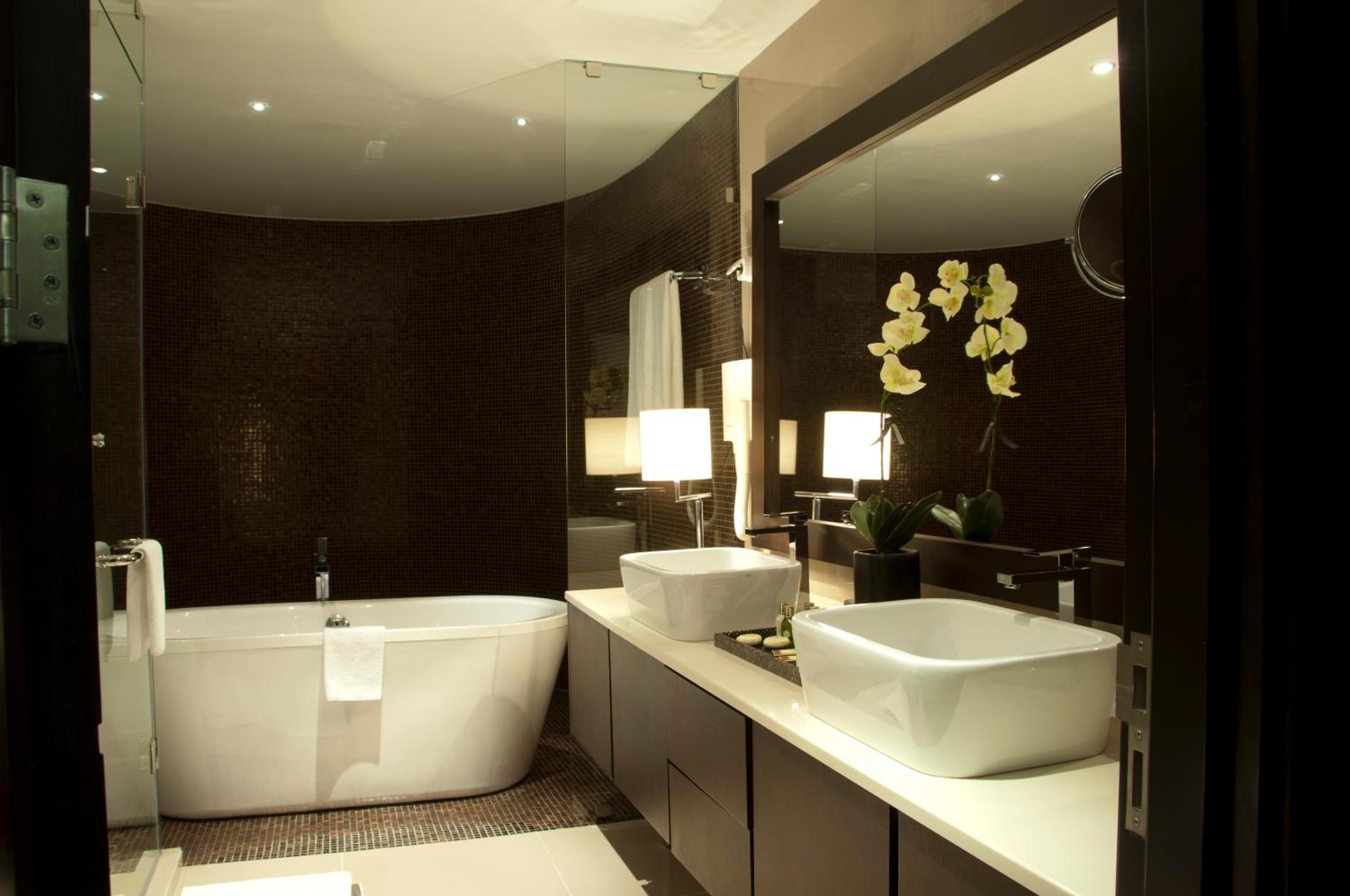 Executive Suite - Photo 5