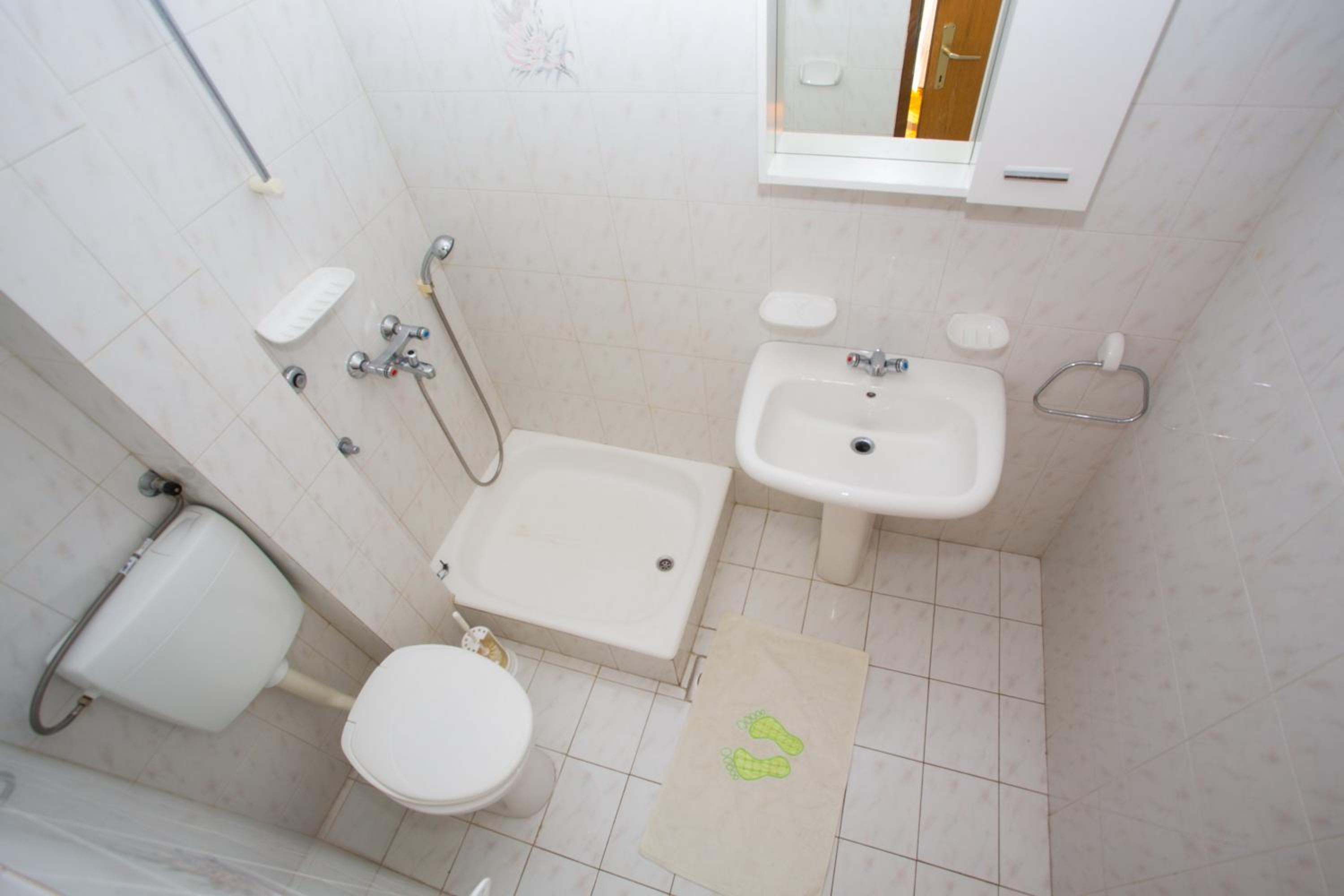Apartment with Balcony photo 3