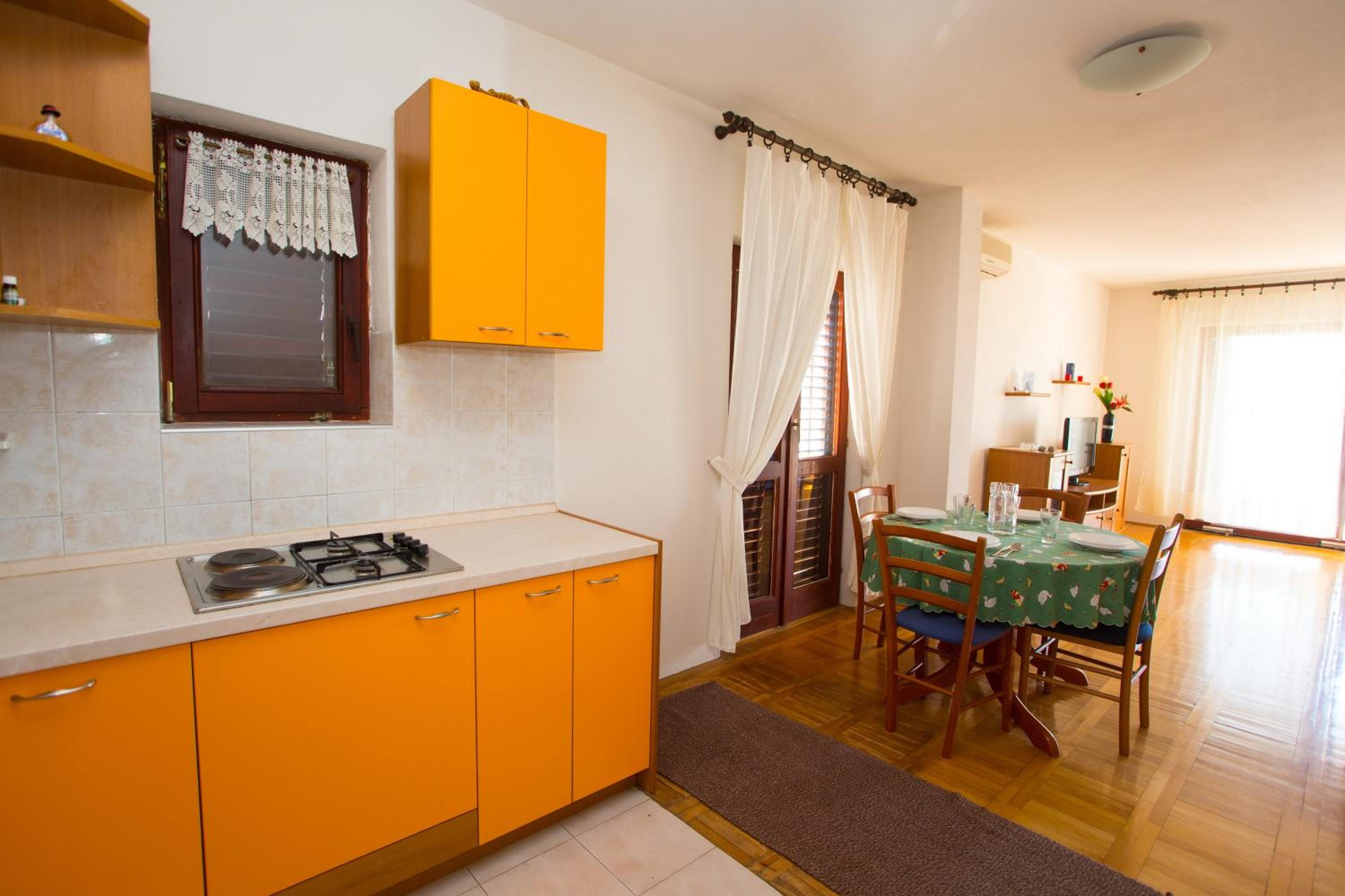 Apartment photo 3