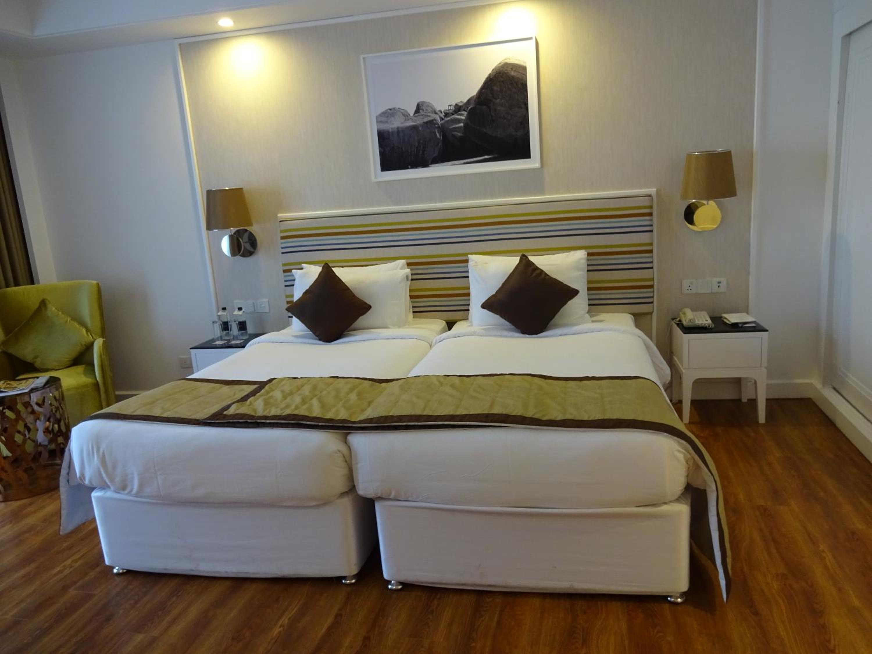 Winter Green Premium King Bed