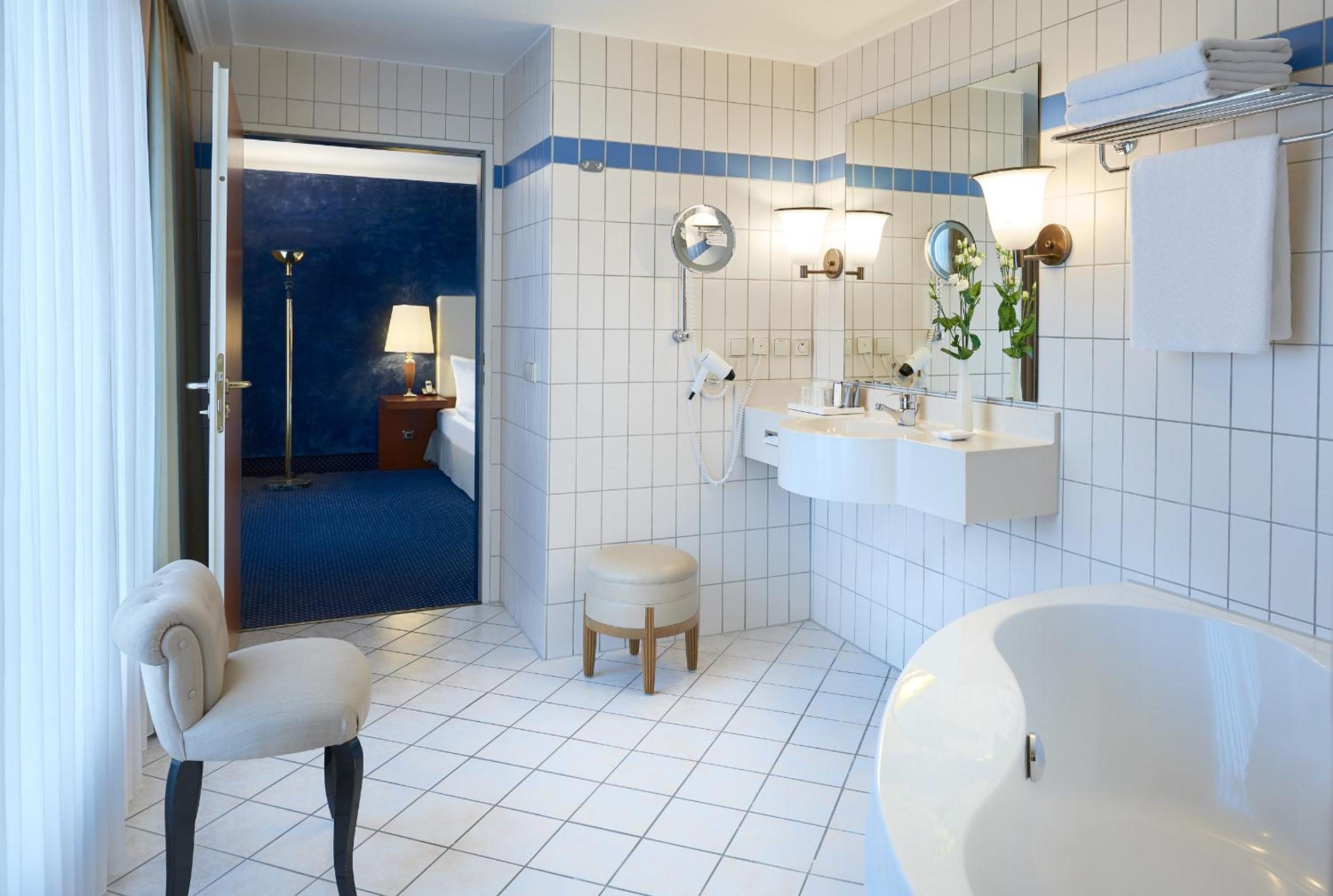 Deluxe Suite - Photo 3