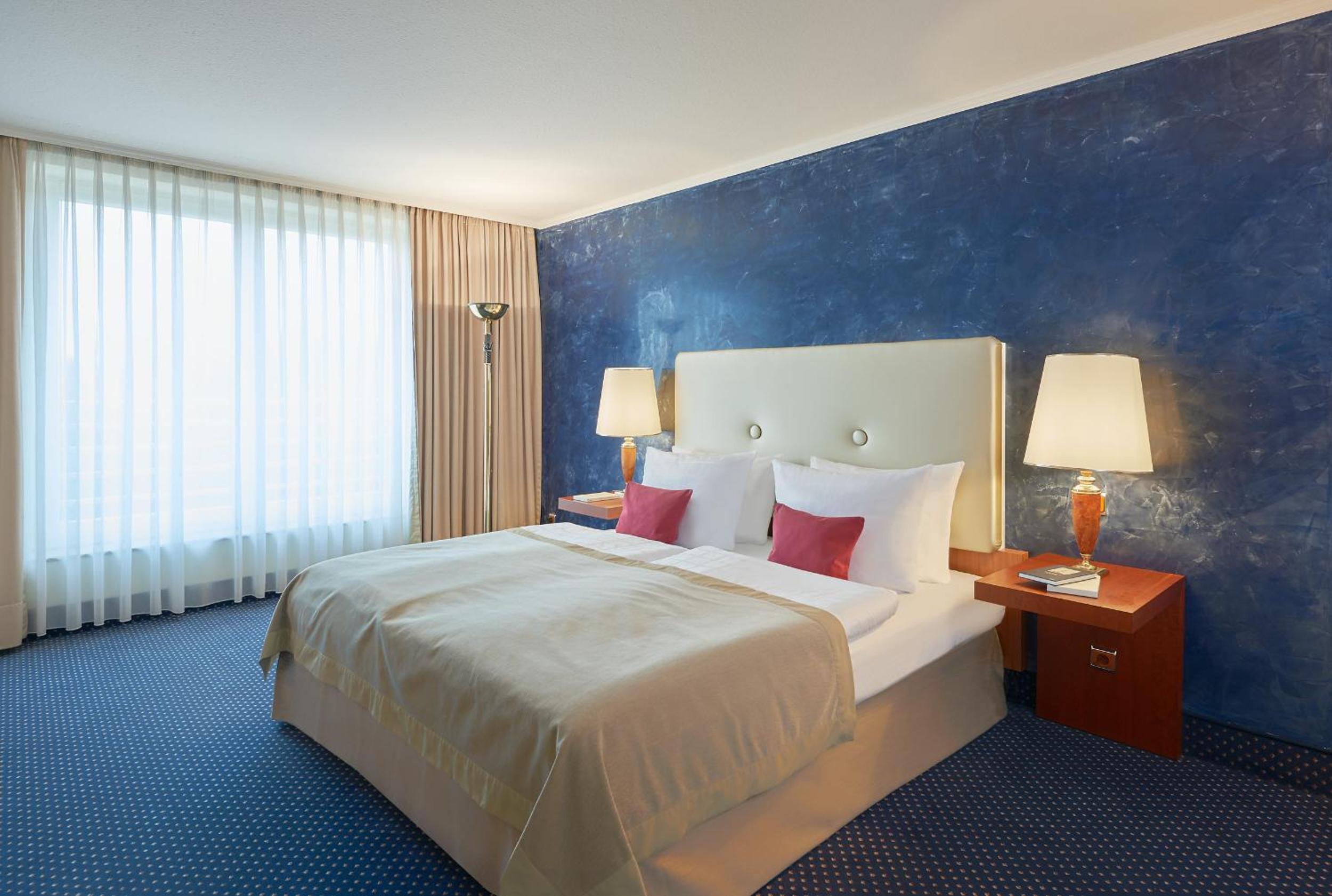 Deluxe Suite - Photo 1