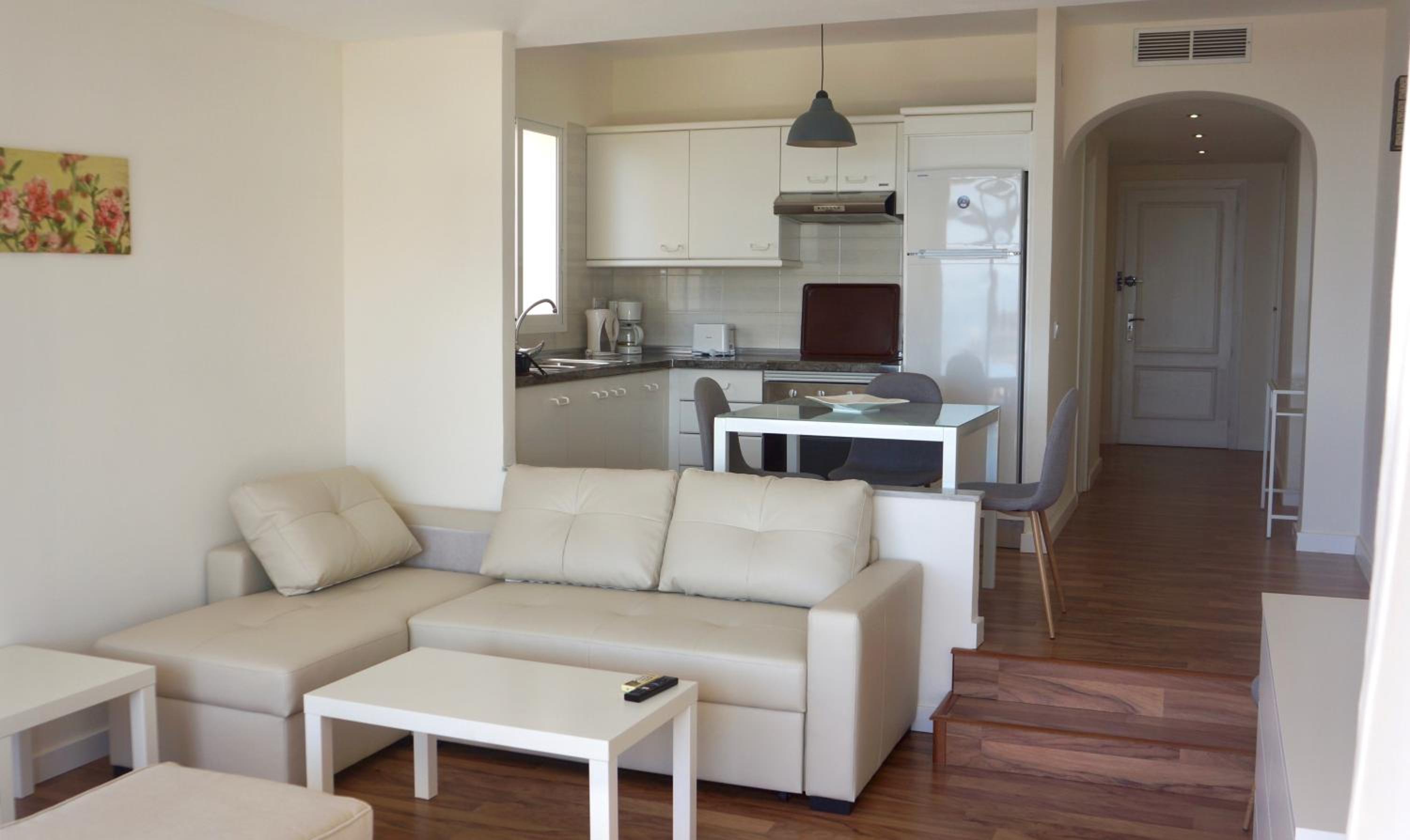 One-Bedroom Apartment photo 3