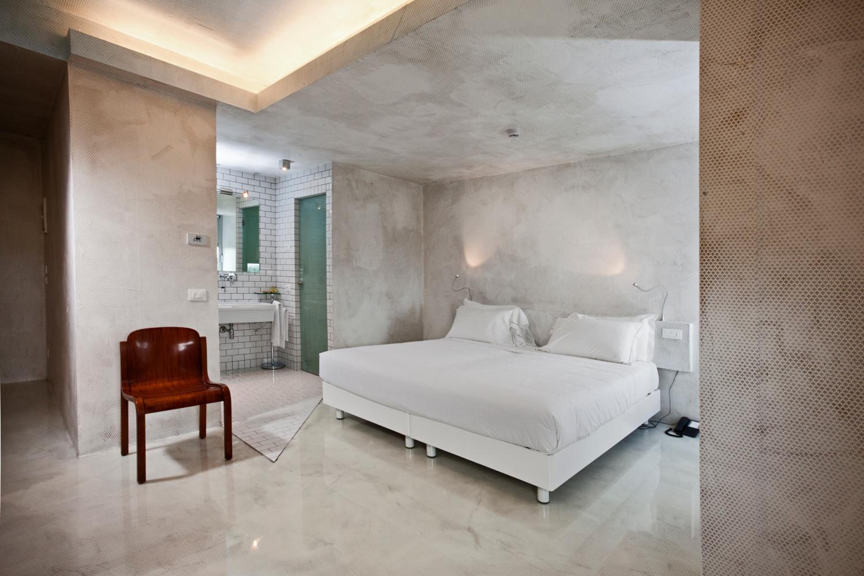 King Suite - Photo 6