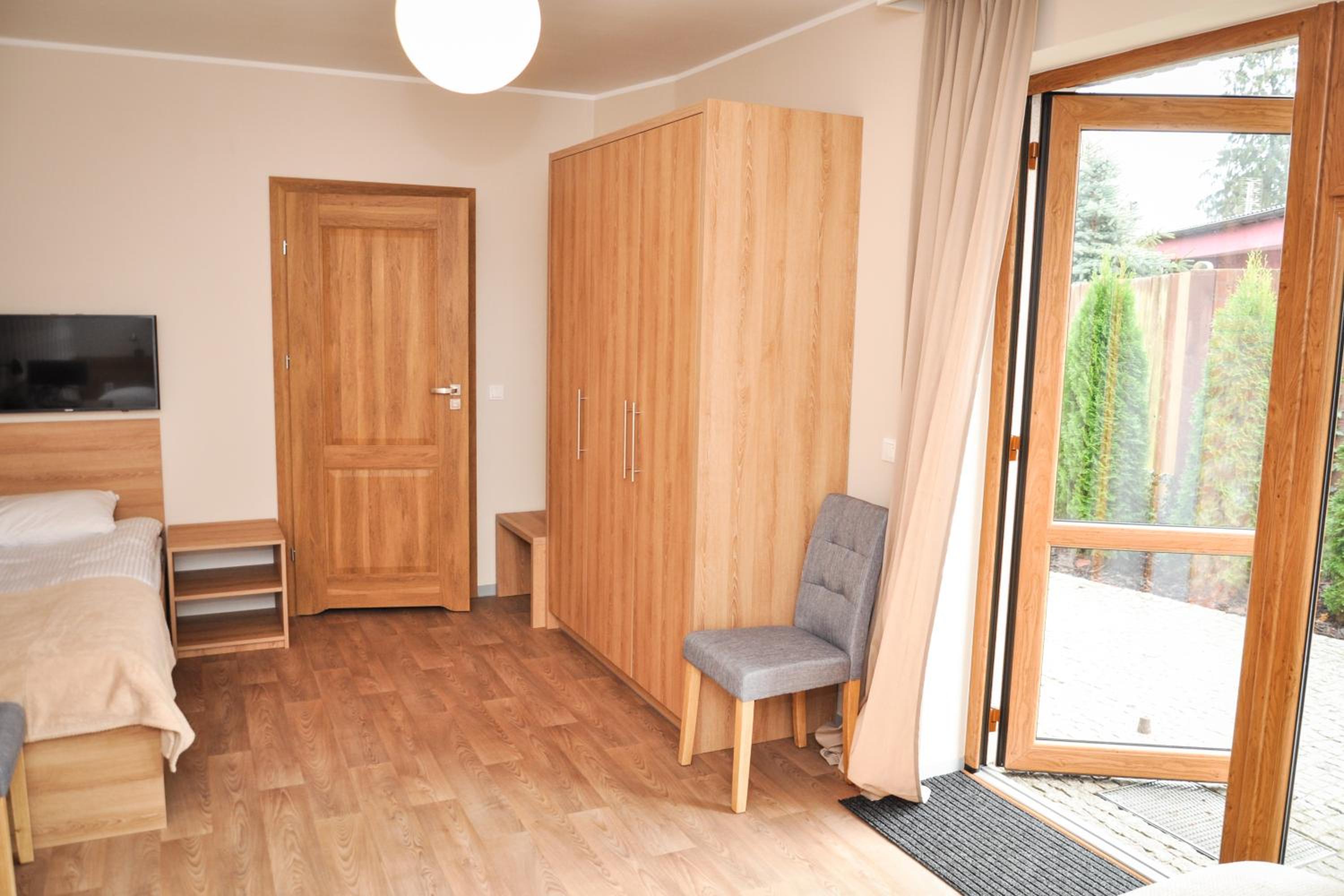 Economy Triple Room - Photo 3