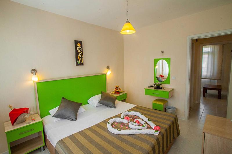 Standard Twin Room - Photo 3