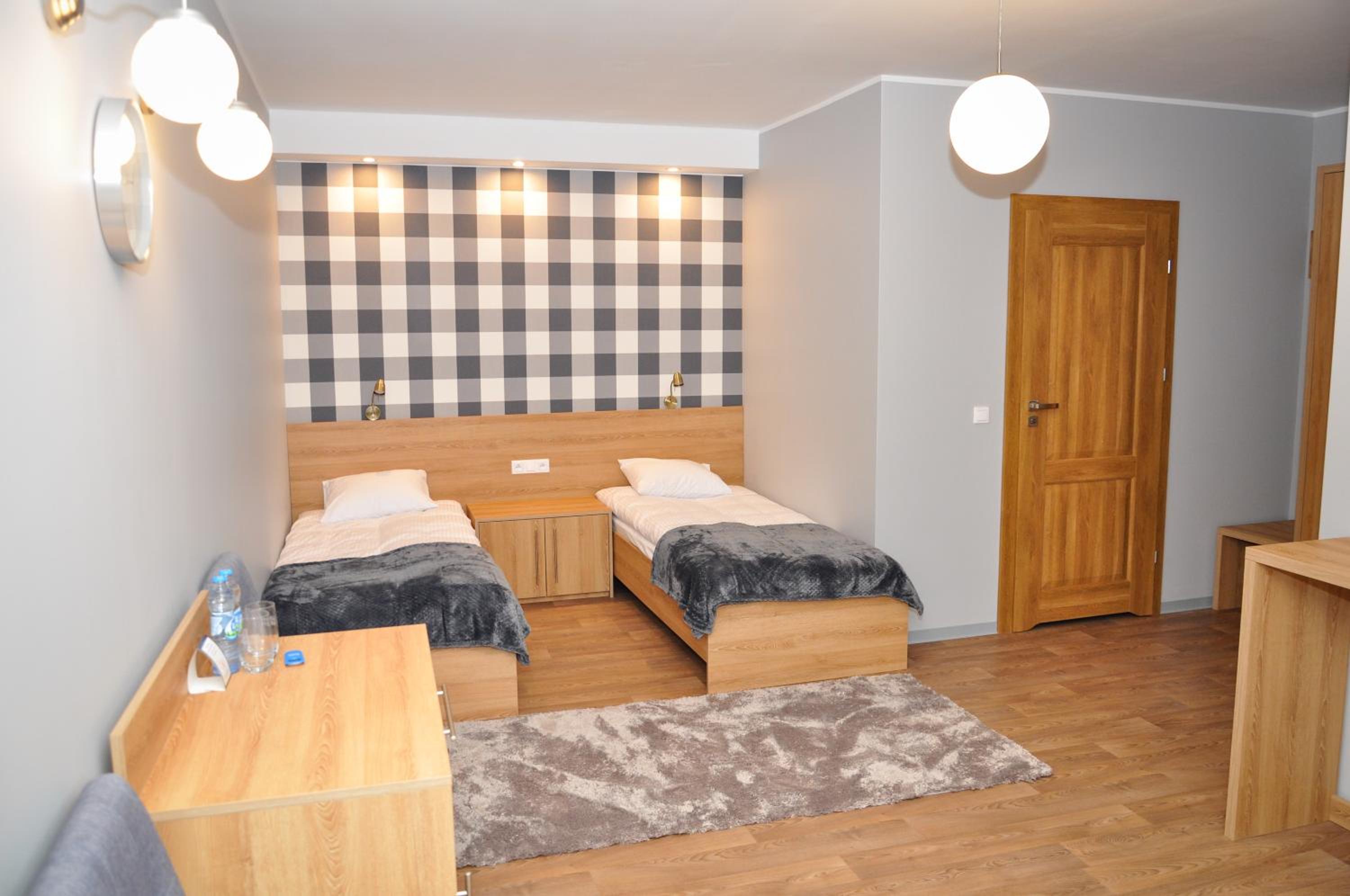 Economy Twin Room - Photo 5