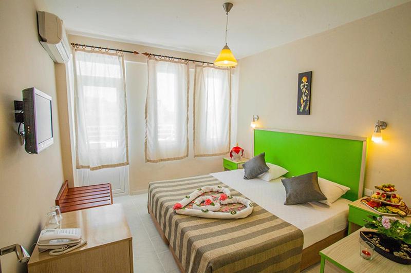 Standard Twin Room - Photo 1