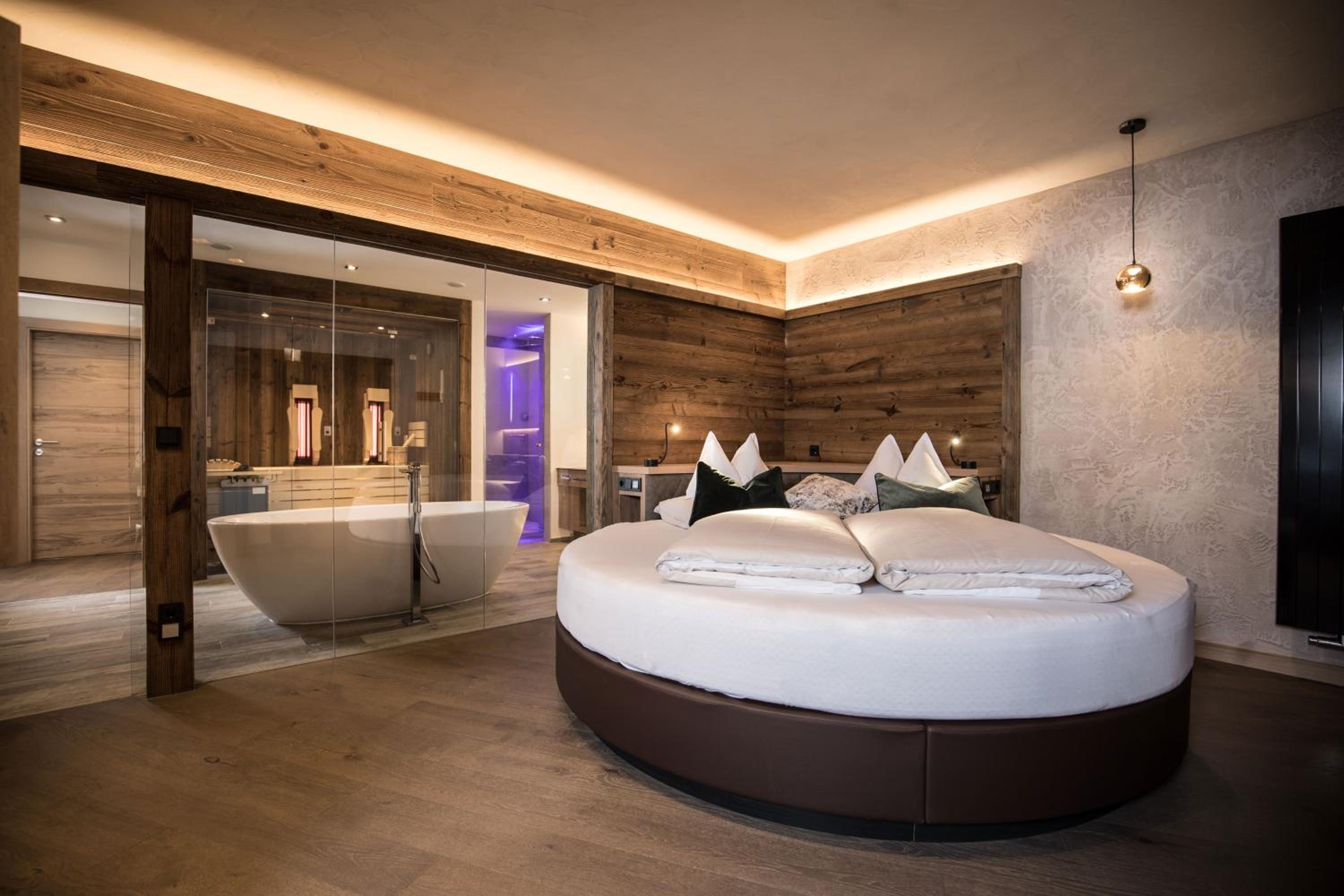 Spa Lodge Suite