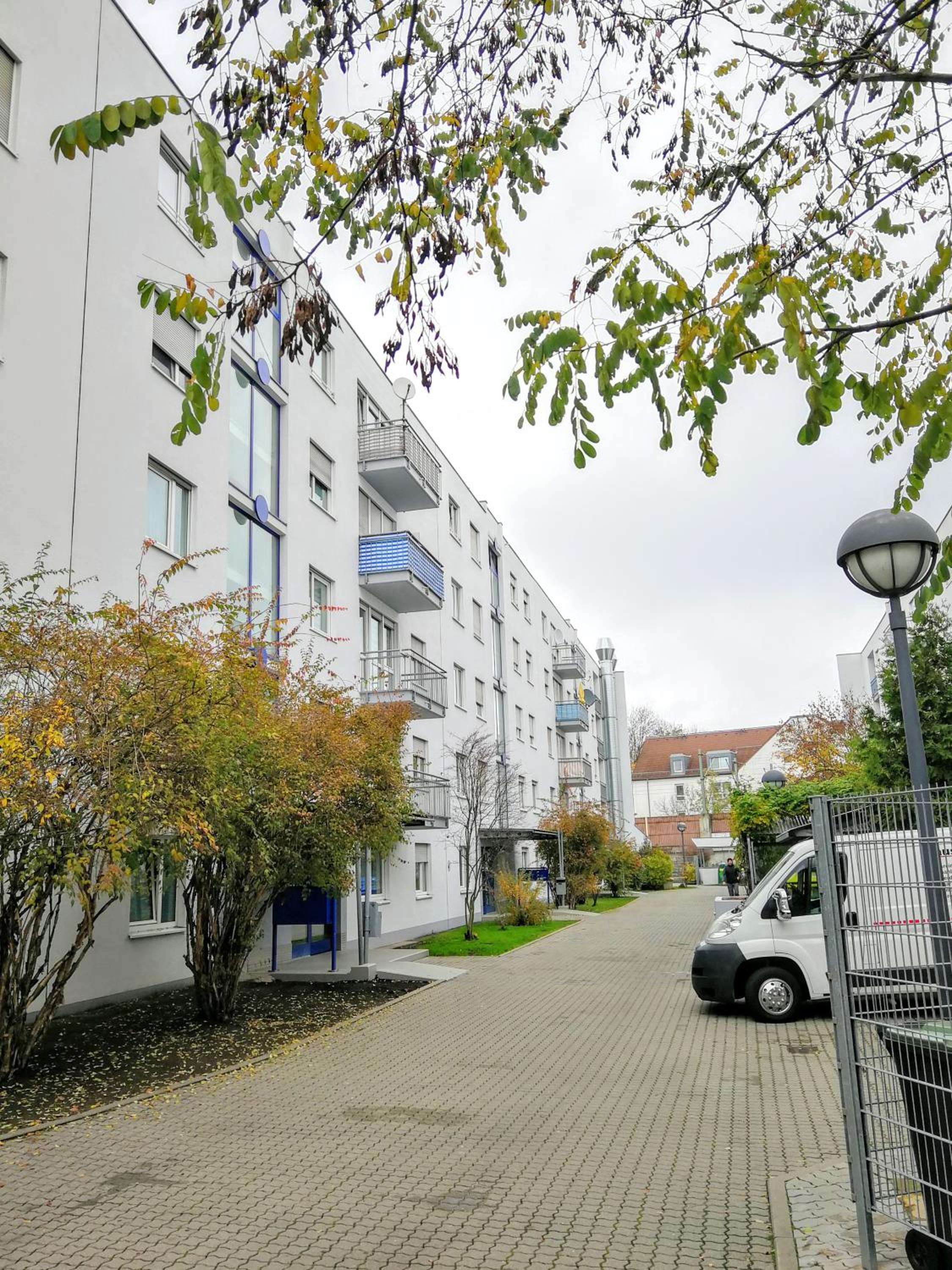 Apartment with Balcony photo 3